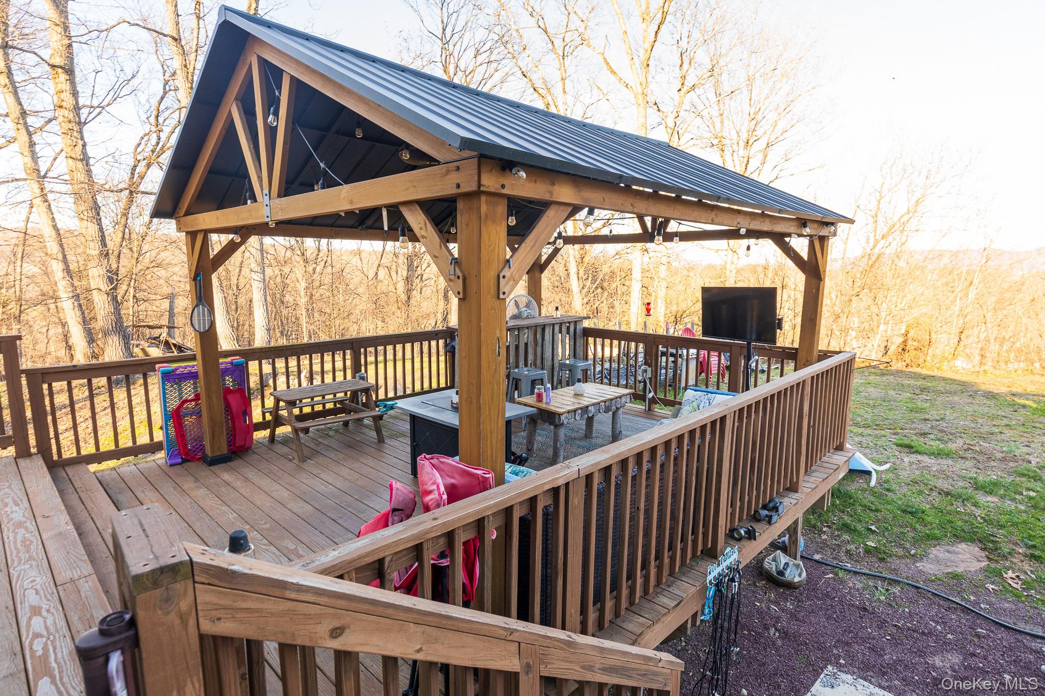 17 Hilltop Avenue Property Photo 10