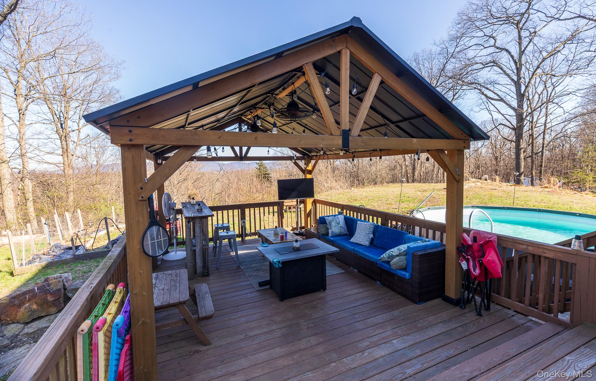 17 Hilltop Avenue Property Photo 12