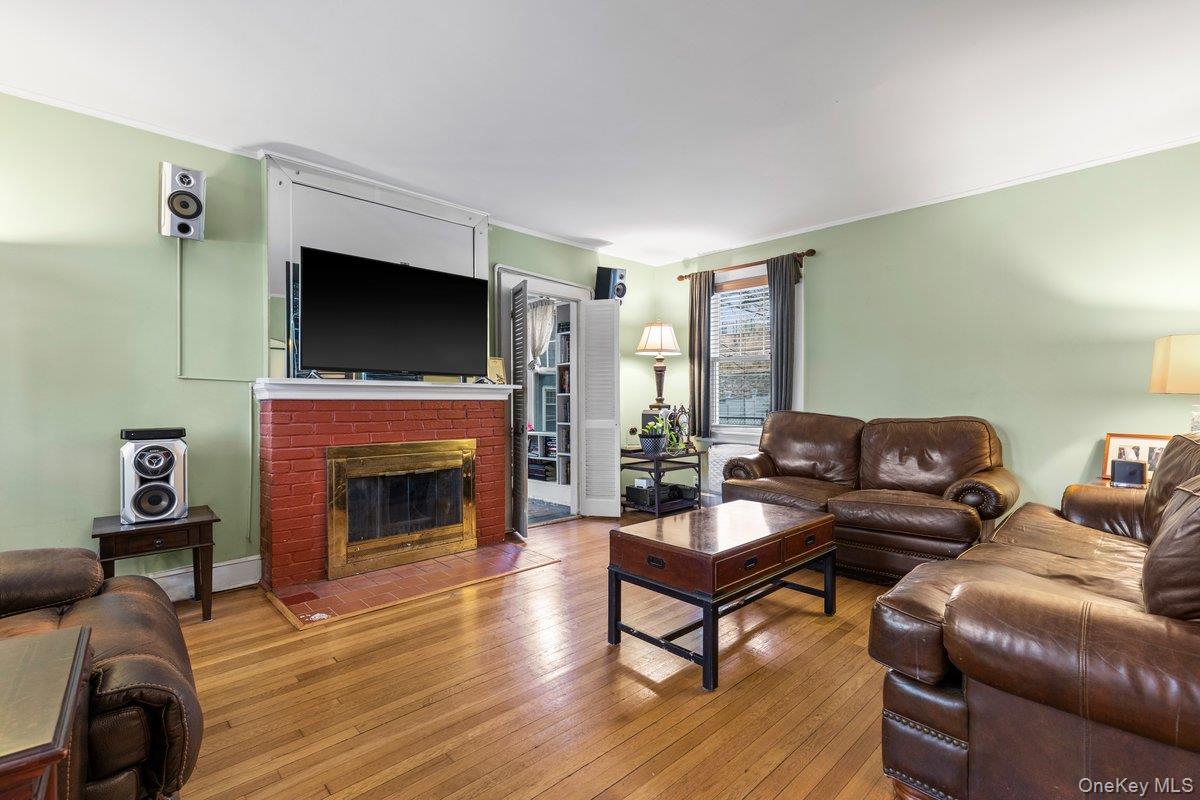 306 Hutchinson Boulevard Property Photo 6