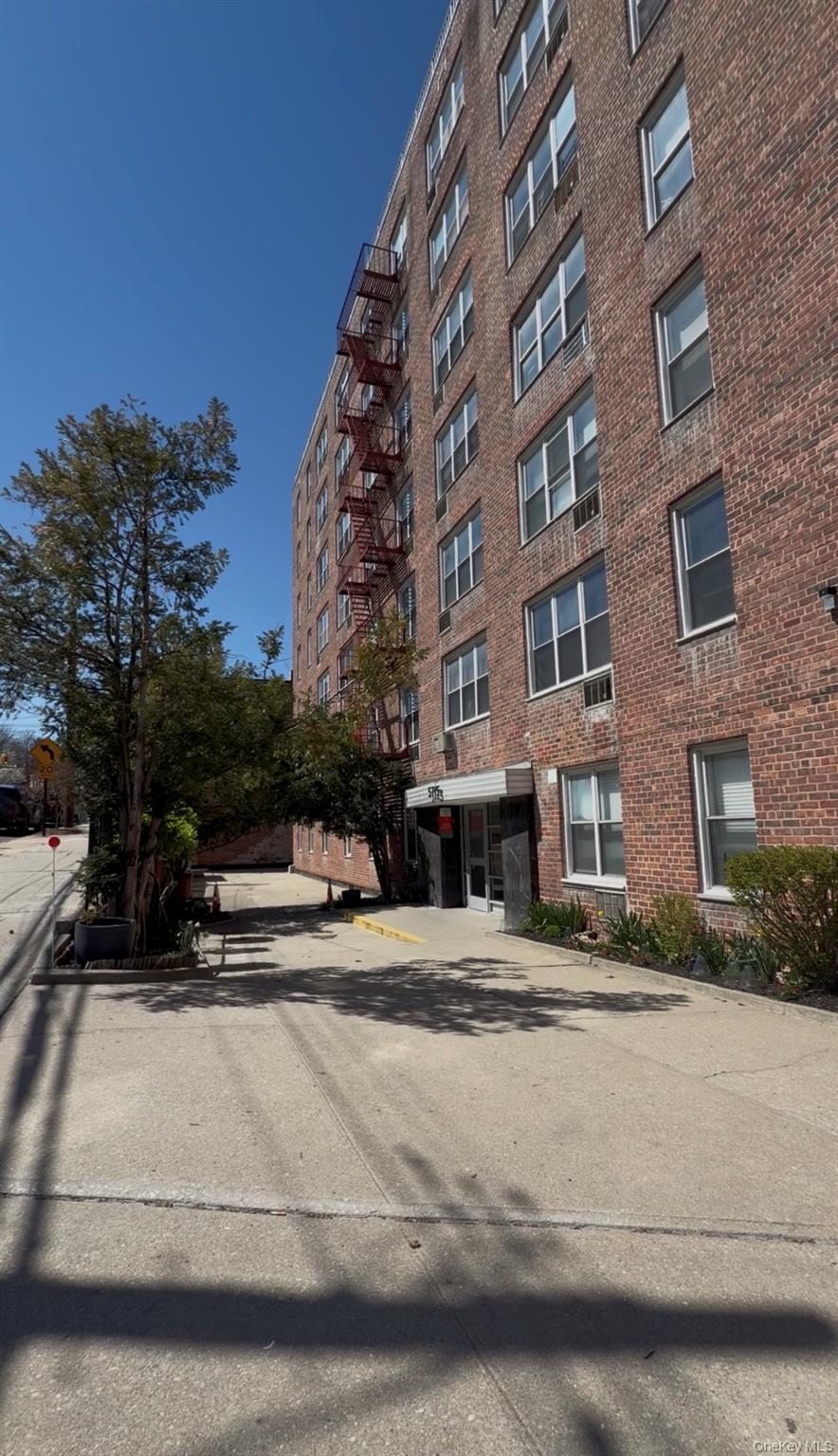 5715 Mosholu Avenue 7h Property Photo 13