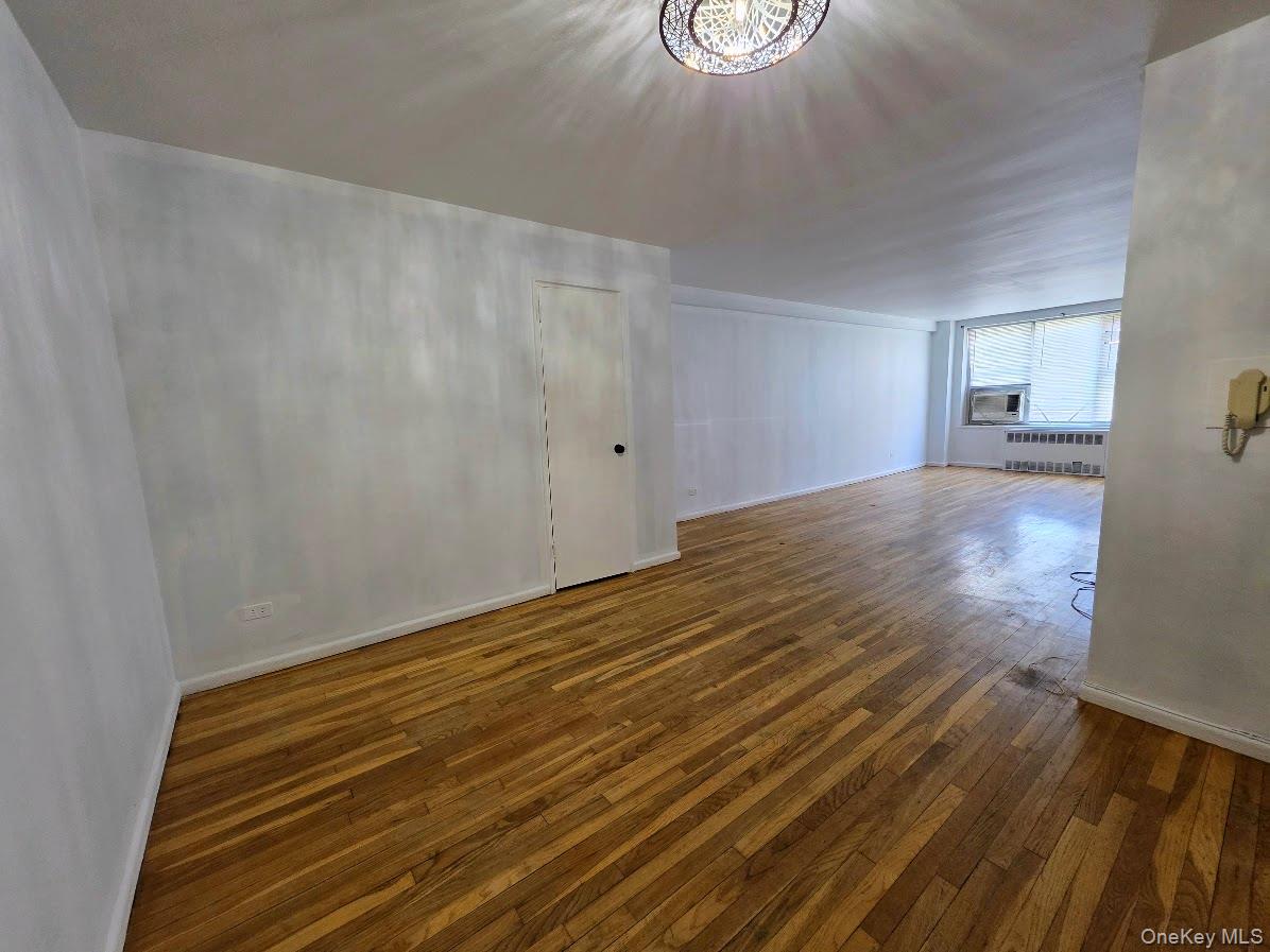 18-50 211th Street 1b Property Photo 2