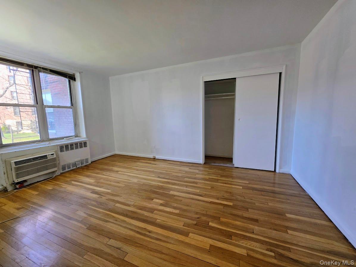 18-50 211th Street 1b Property Photo 6