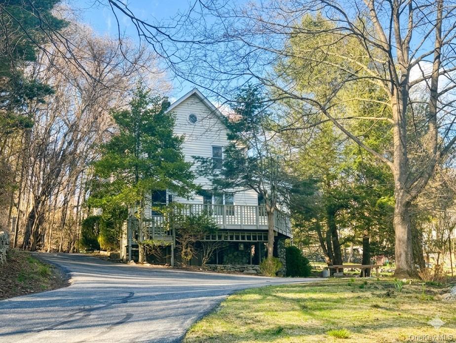 147 Stoneleigh Avenue Property Photo 1