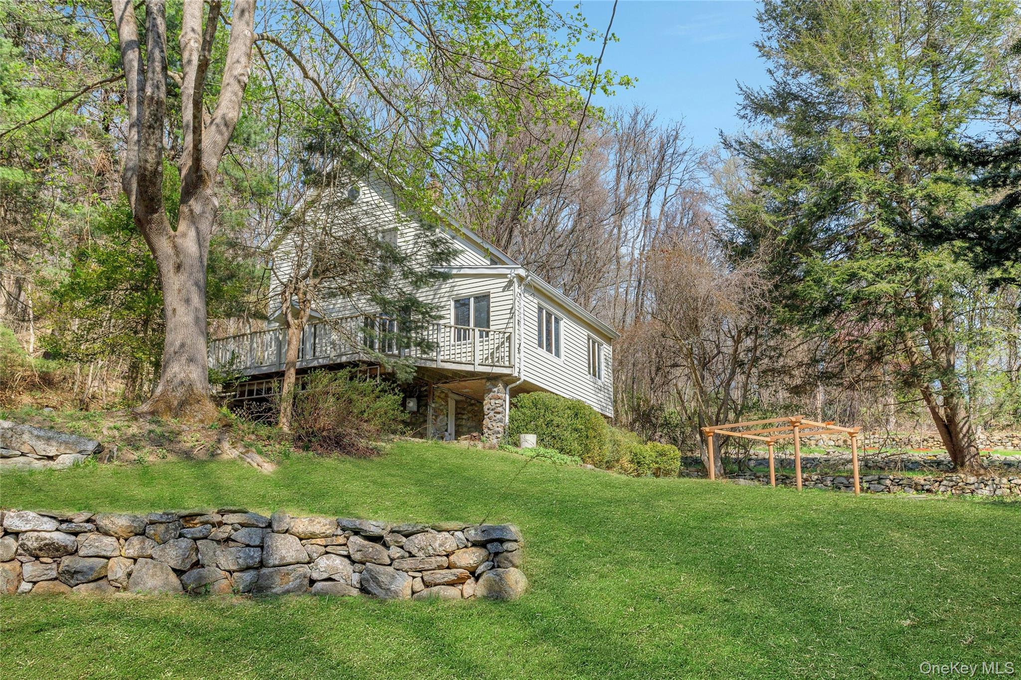 147 Stoneleigh Avenue Property Photo 3