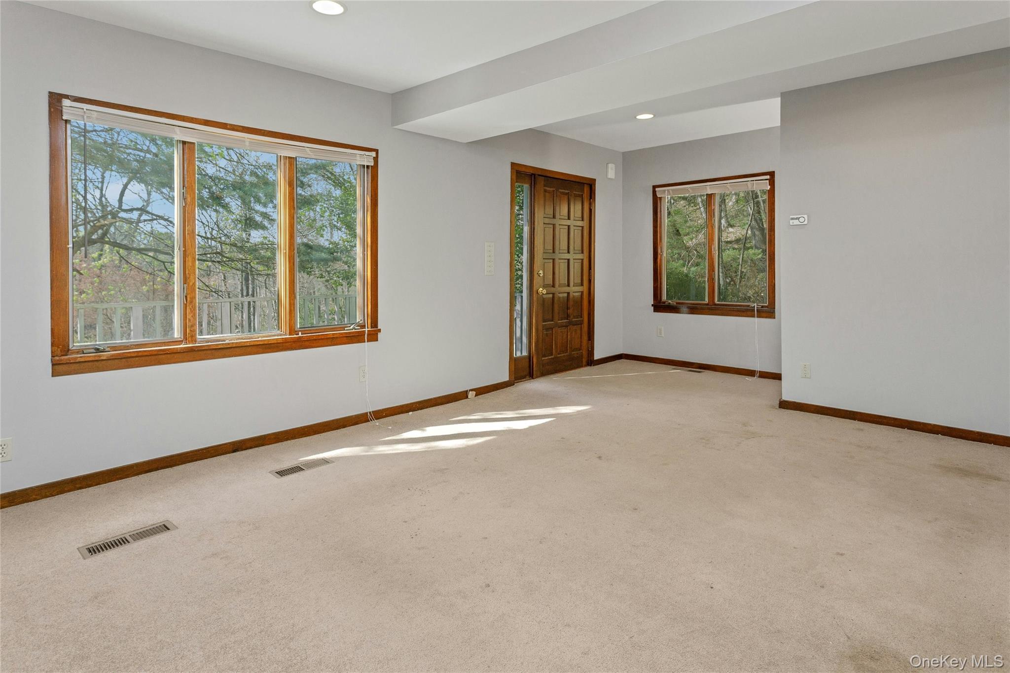 147 Stoneleigh Avenue Property Photo 6