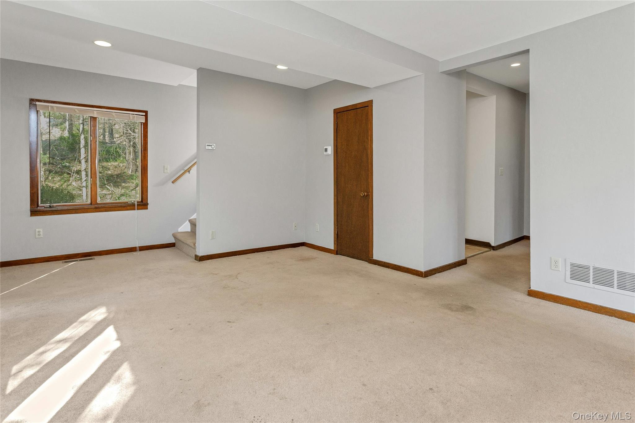 147 Stoneleigh Avenue Property Photo 7