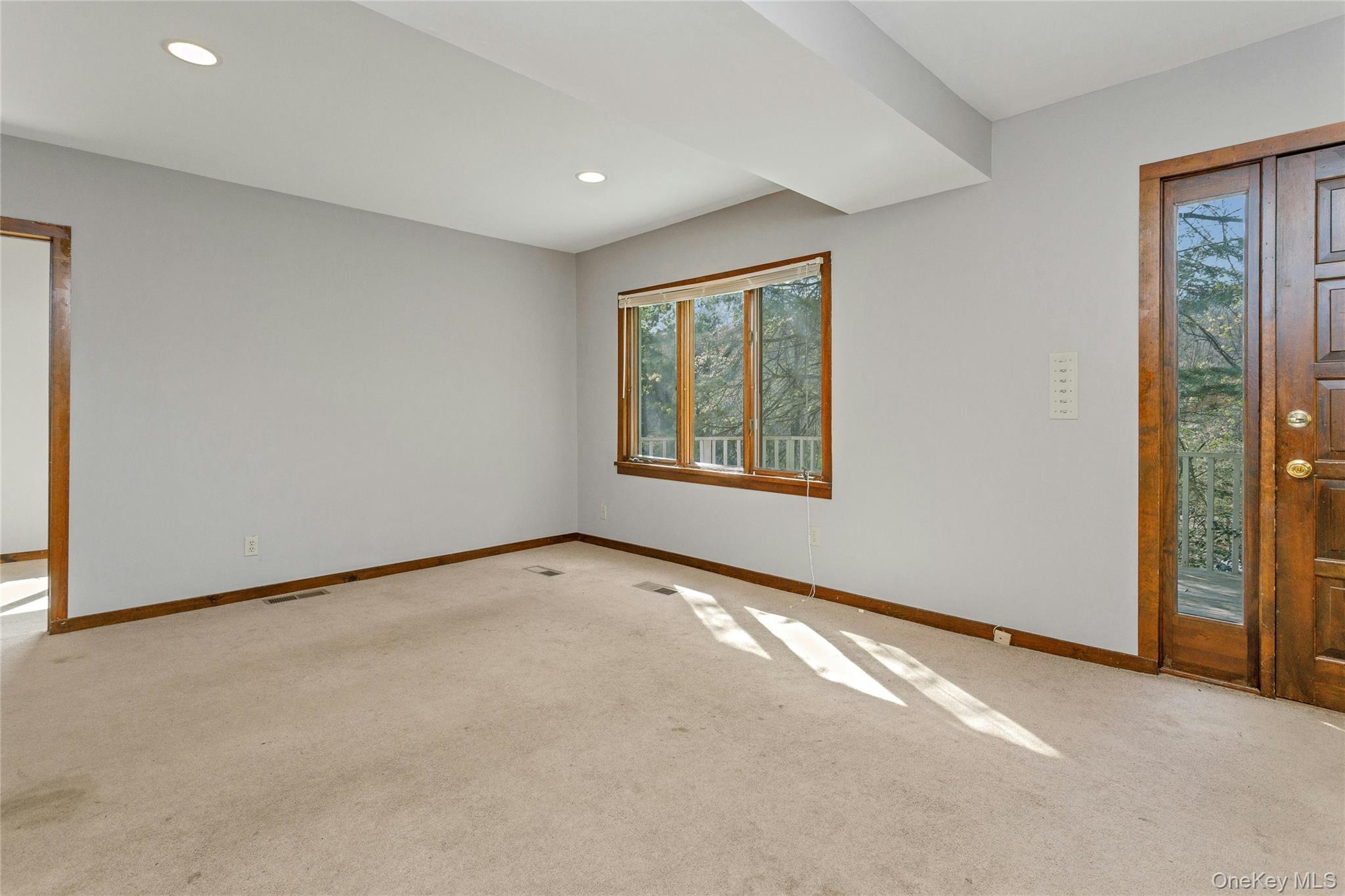 147 Stoneleigh Avenue Property Photo 8