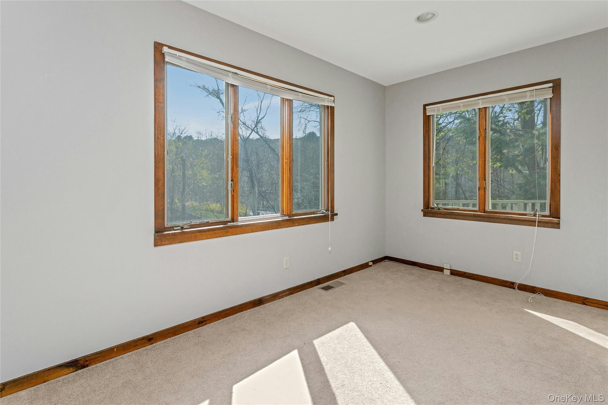 147 Stoneleigh Avenue Property Photo 16