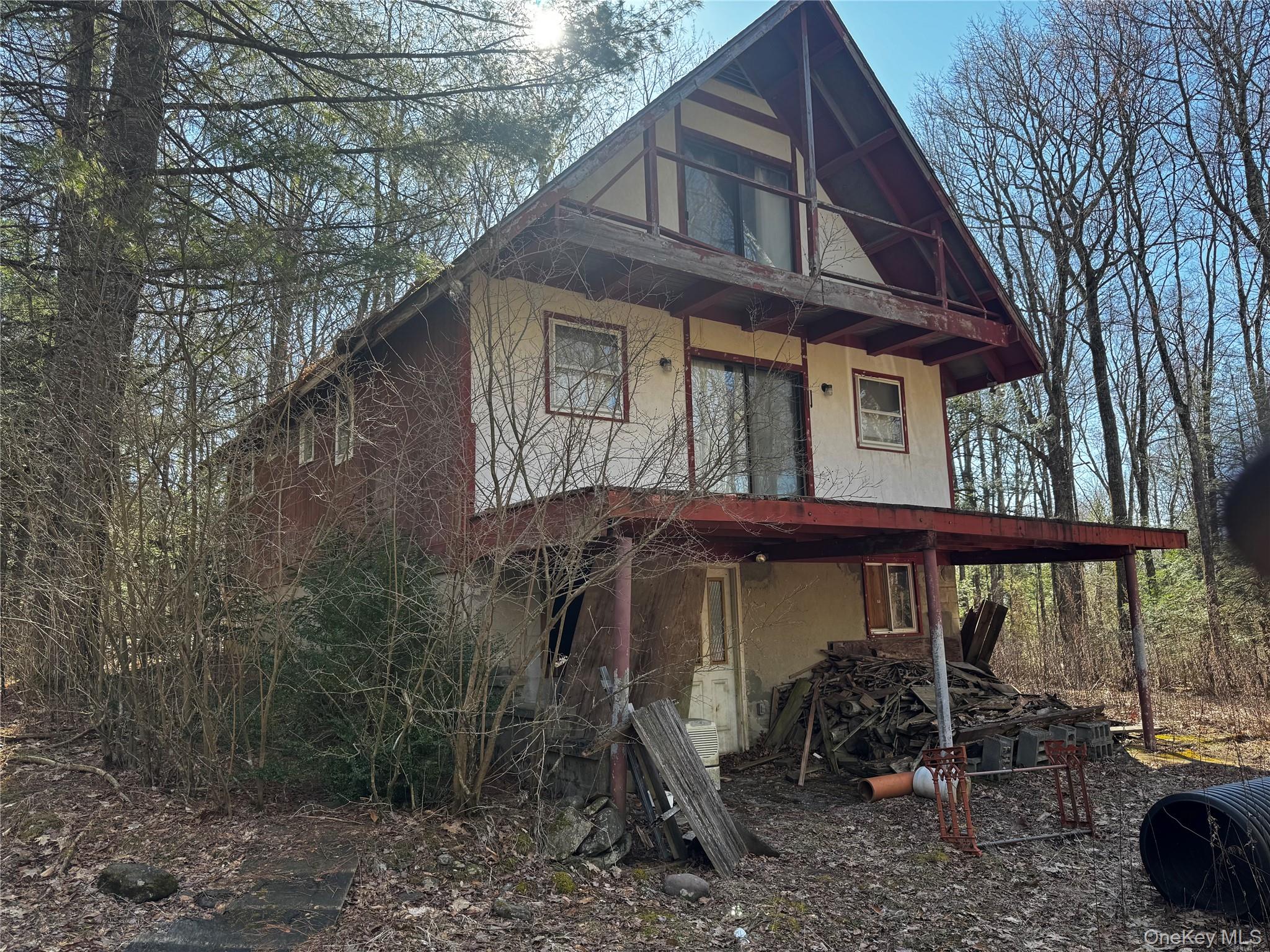 319 N Lake Road Property Photo 1