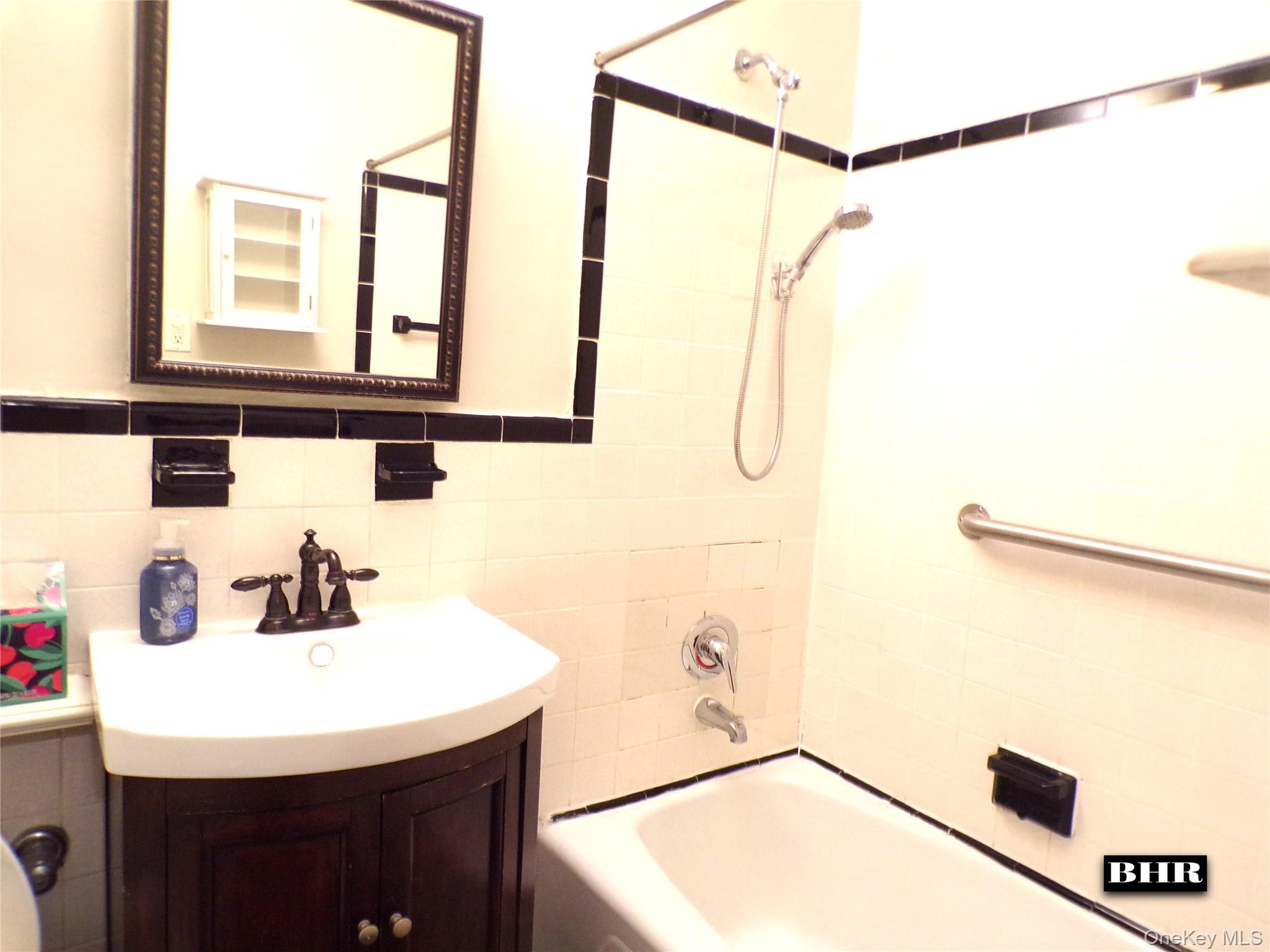 2265 Gerritsen Avenue 1r Property Photo 9