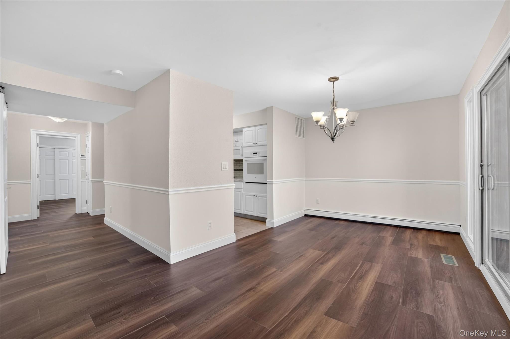 51 Jefferson Oval F Property Photo 11