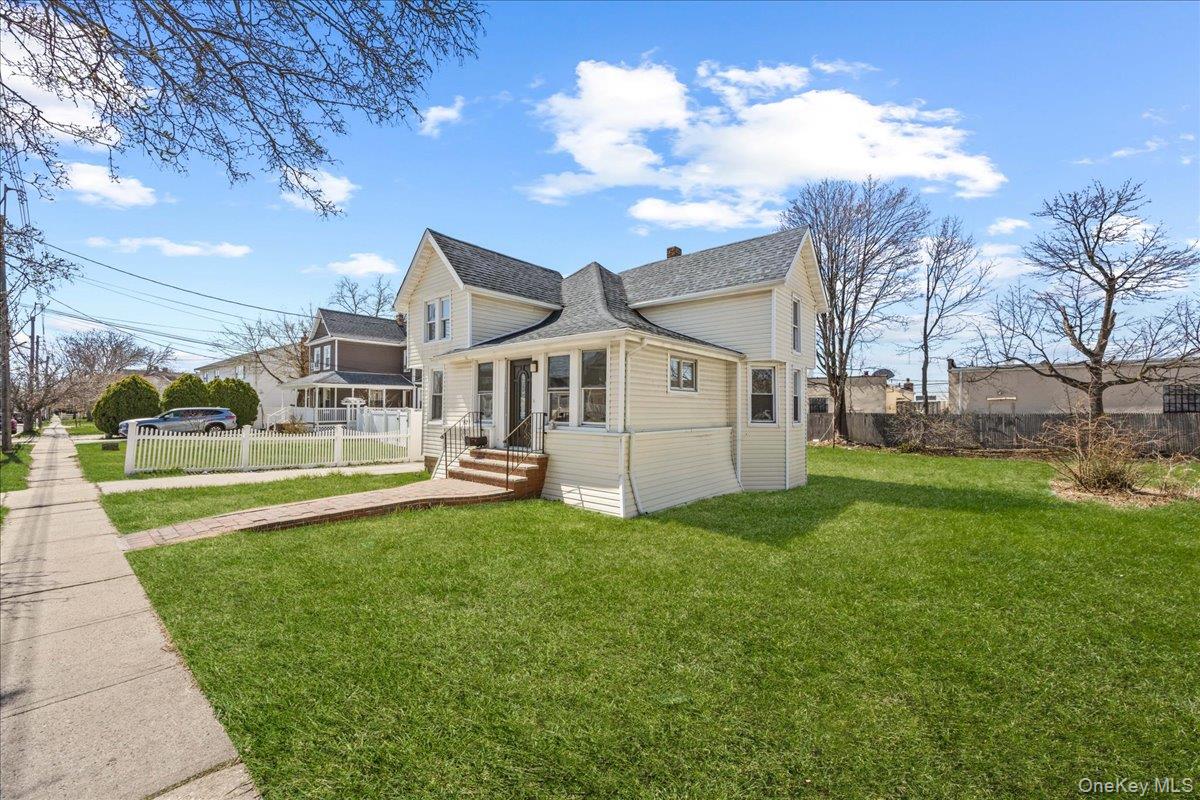 62 Westend Avenue Property Photo 2