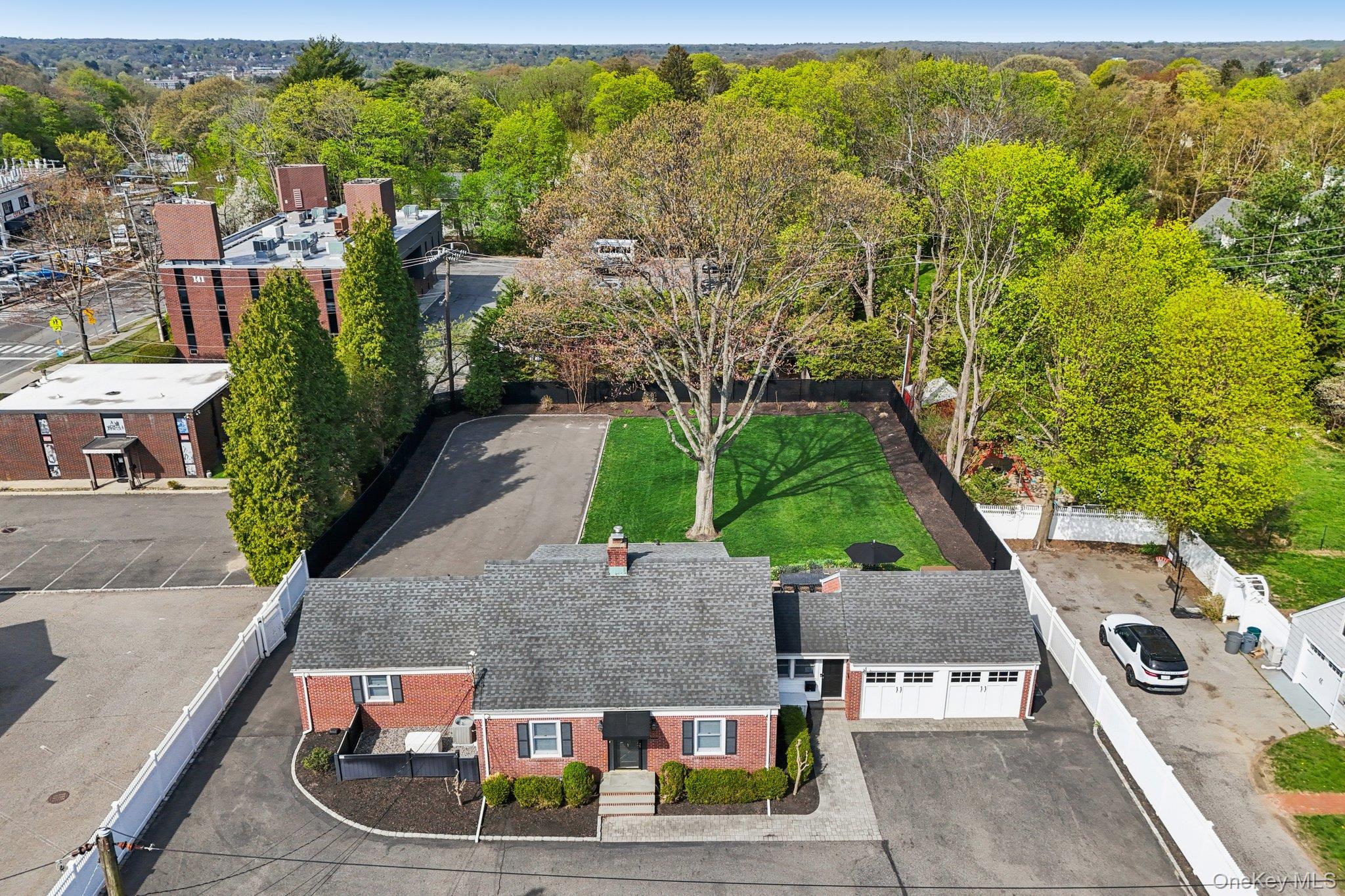 1 Huntington Bay Road Property Photo 33
