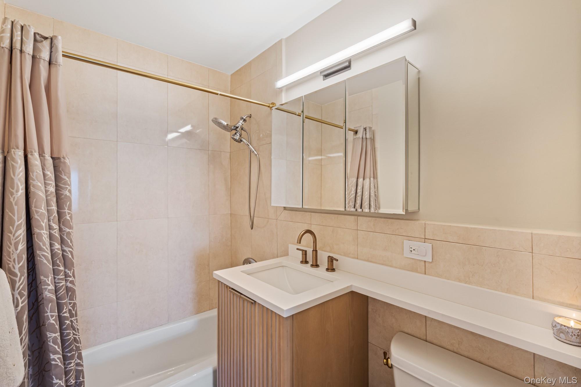 18-15 215th Street 15f Property Photo 18