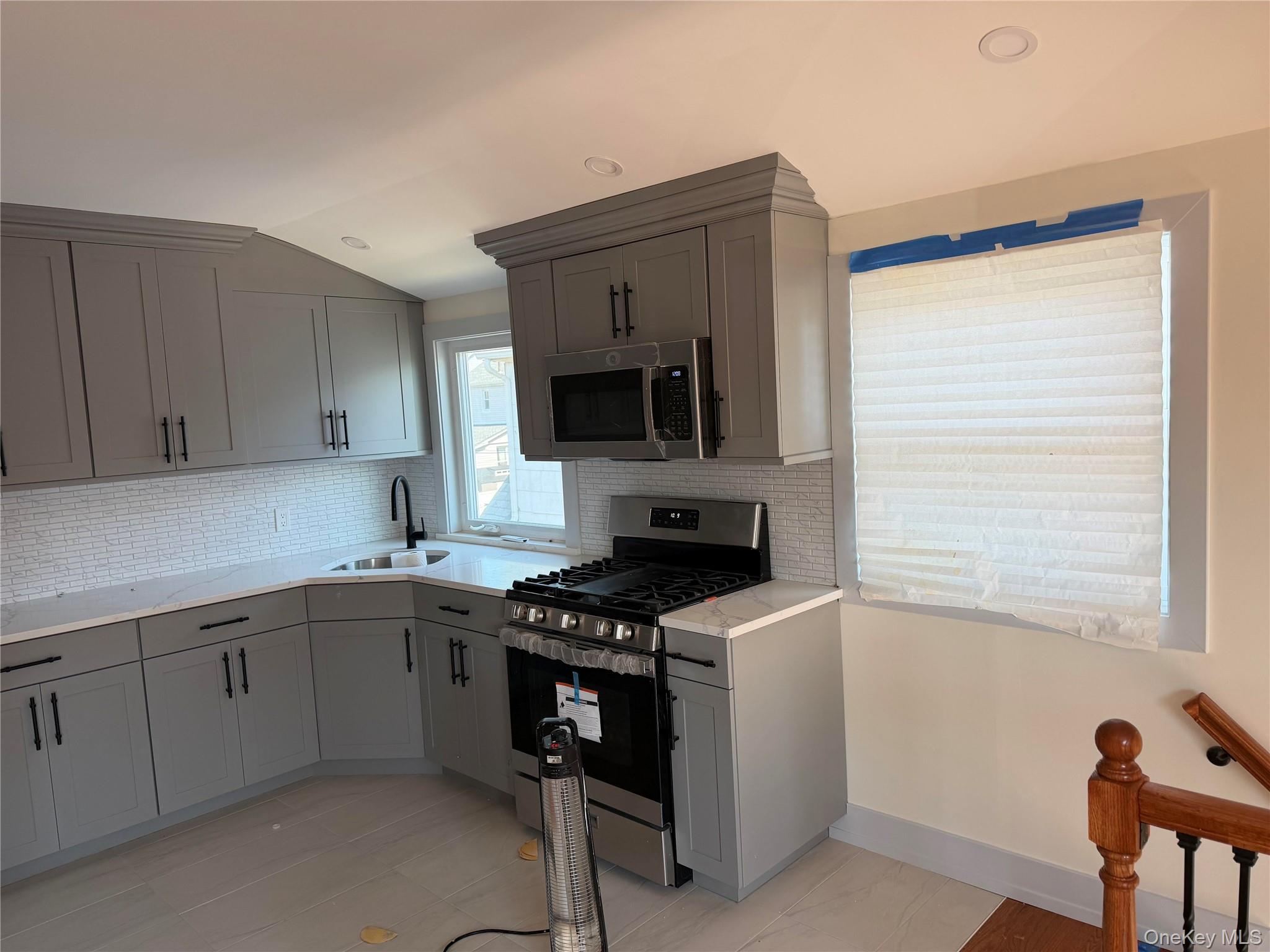 202-07 Linden Boulevard Property Photo 3