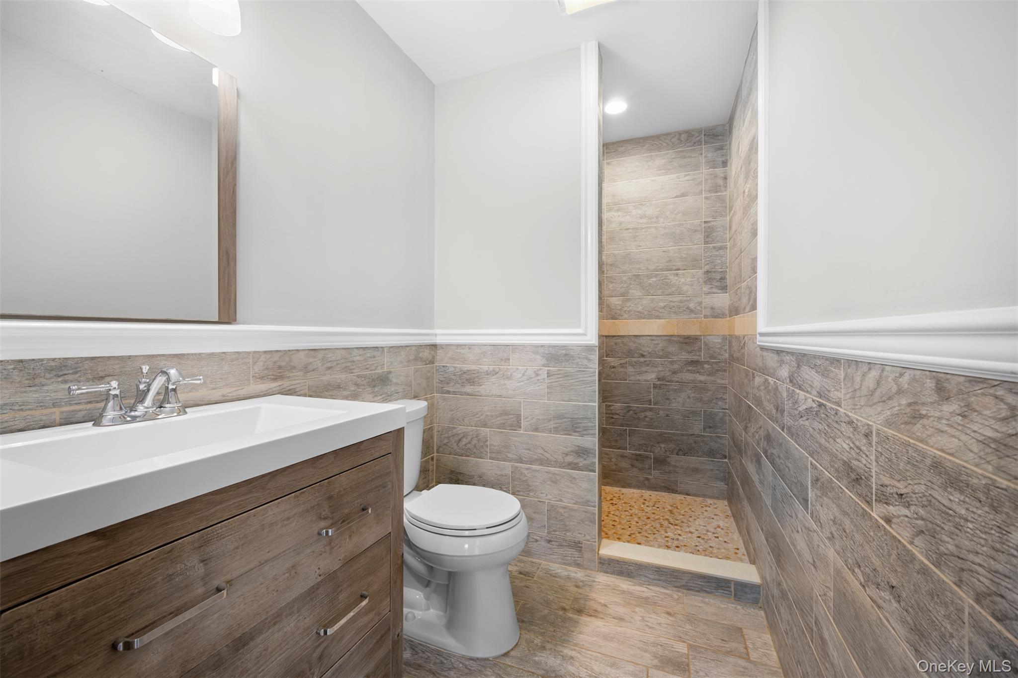 565 Mckinley Terrace Property Photo 32