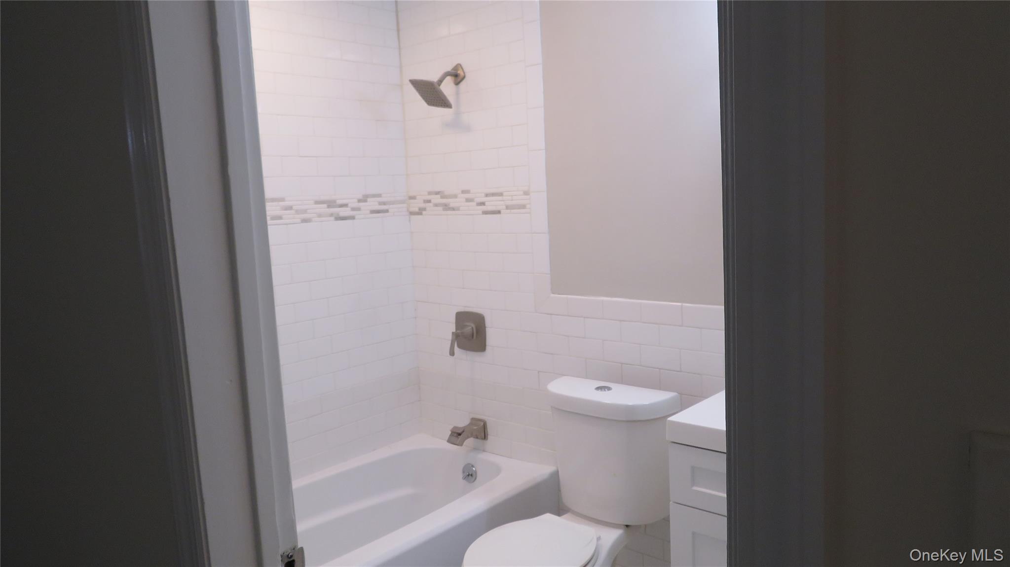 10407 177th Street Property Photo 4