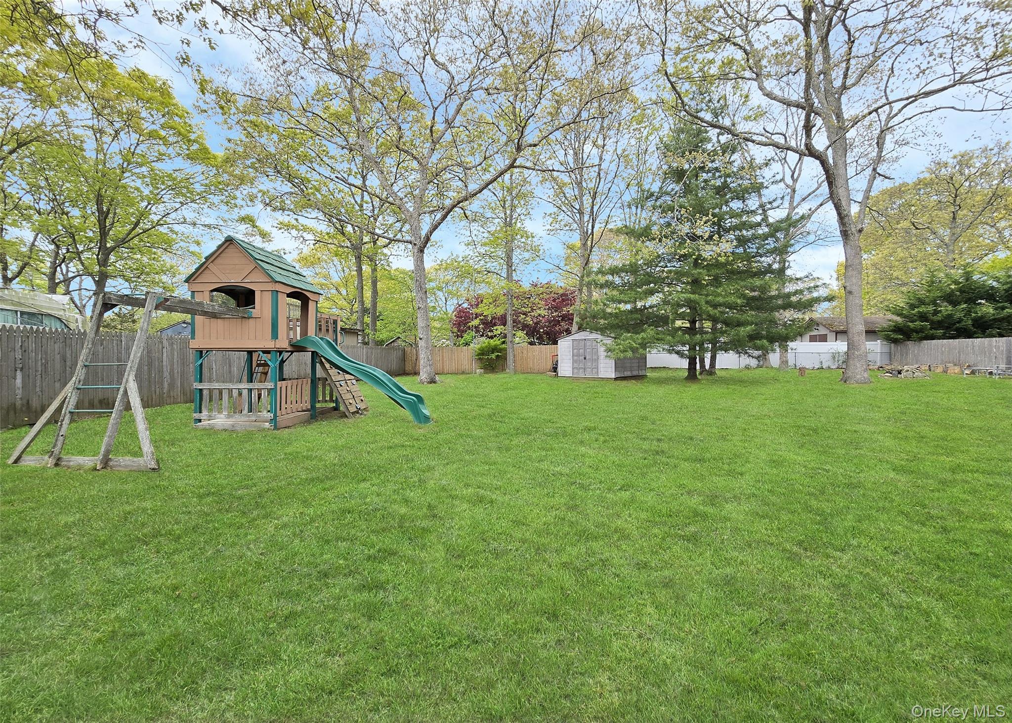 70 Woodcut Drive Property Photo 5