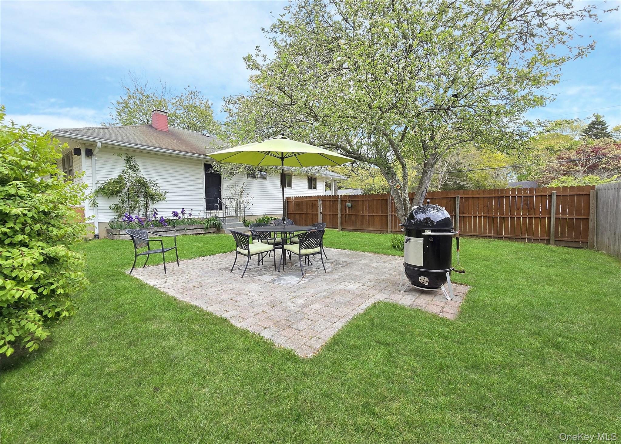 70 Woodcut Drive Property Photo 6