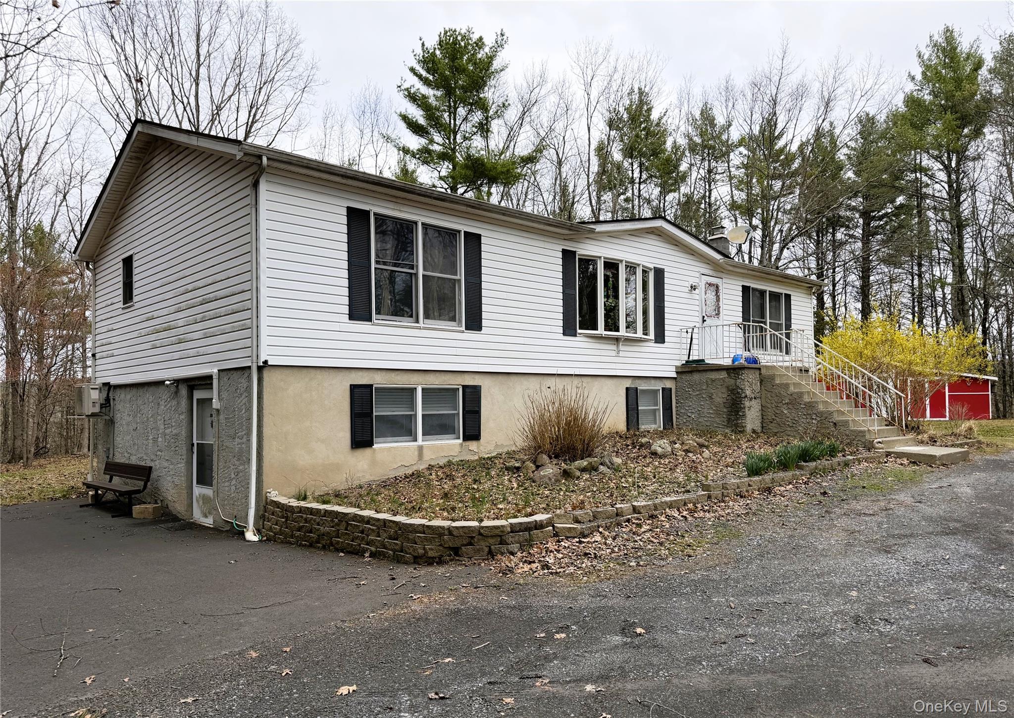 164 Frank Hitchcock Road Property Photo 2