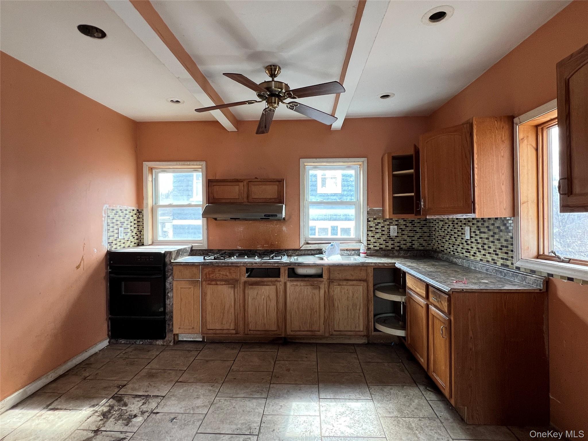 8 Grant Street Property Photo 3