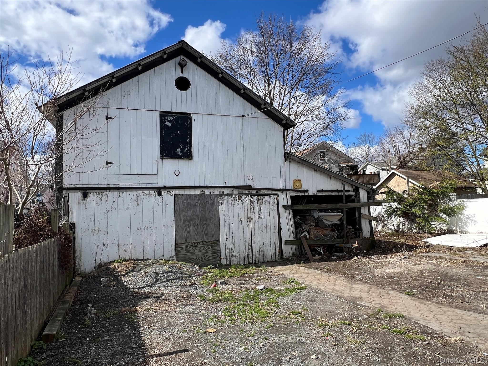 8 Grant Street Property Photo 11
