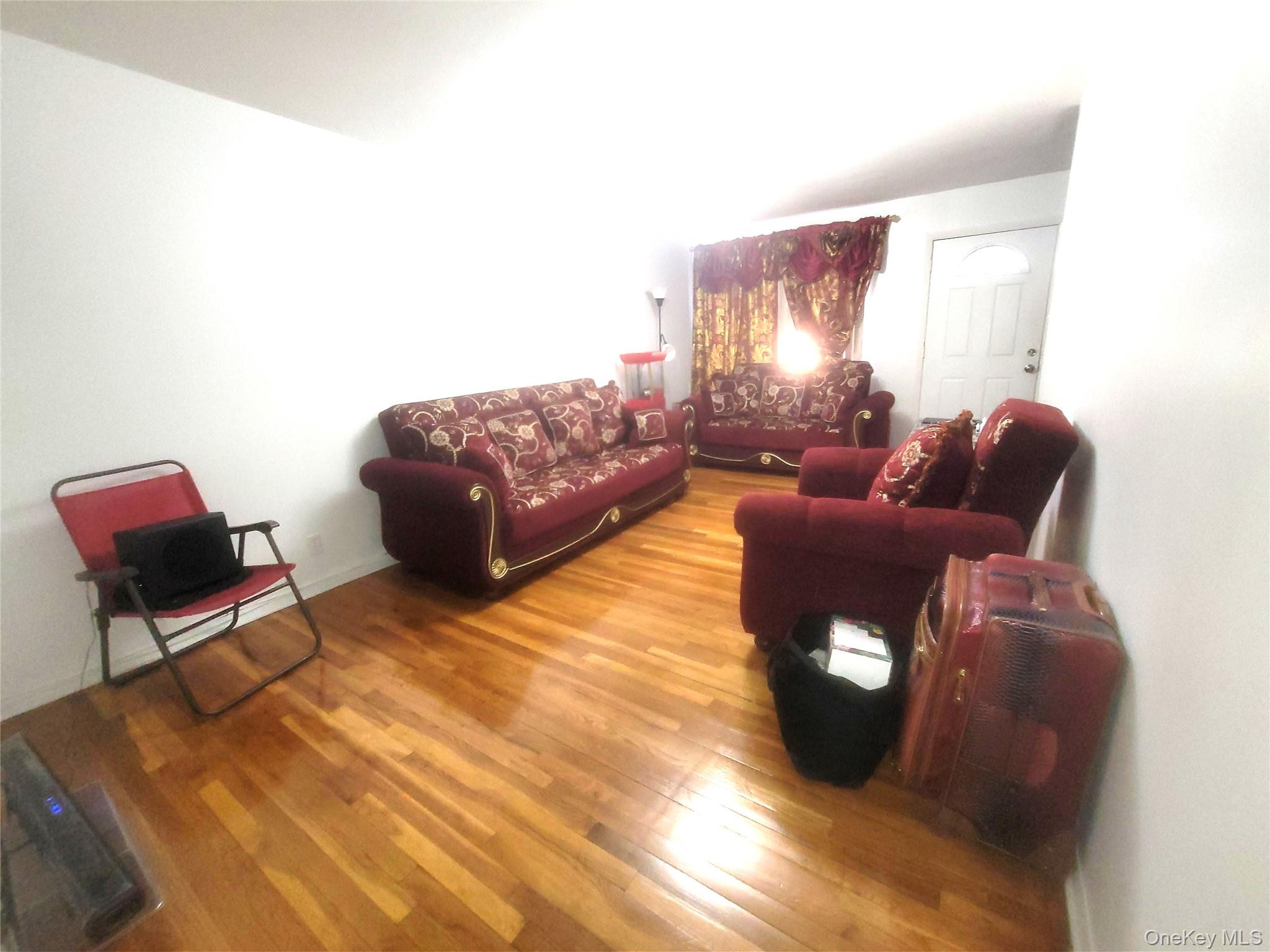 970 E 108th Street Property Photo 3