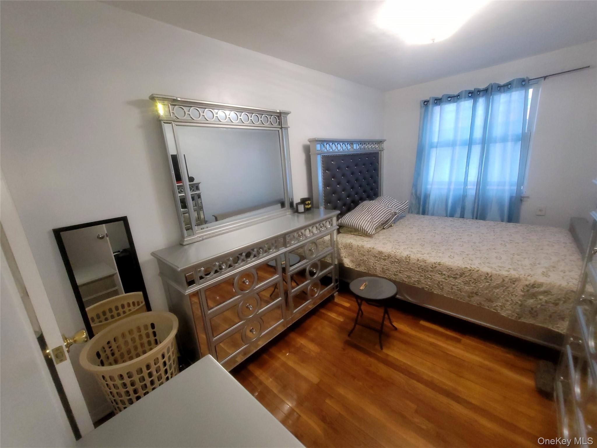 970 E 108th Street Property Photo 6