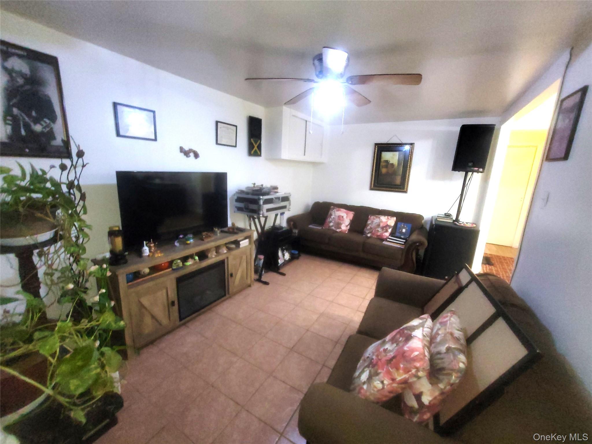 970 E 108th Street Property Photo 10