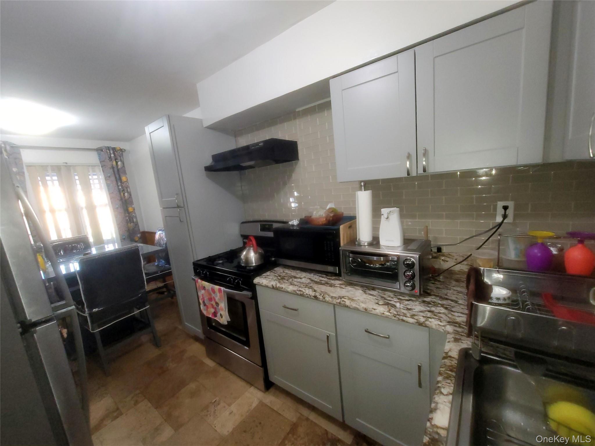 970 E 108th Street Property Photo 20