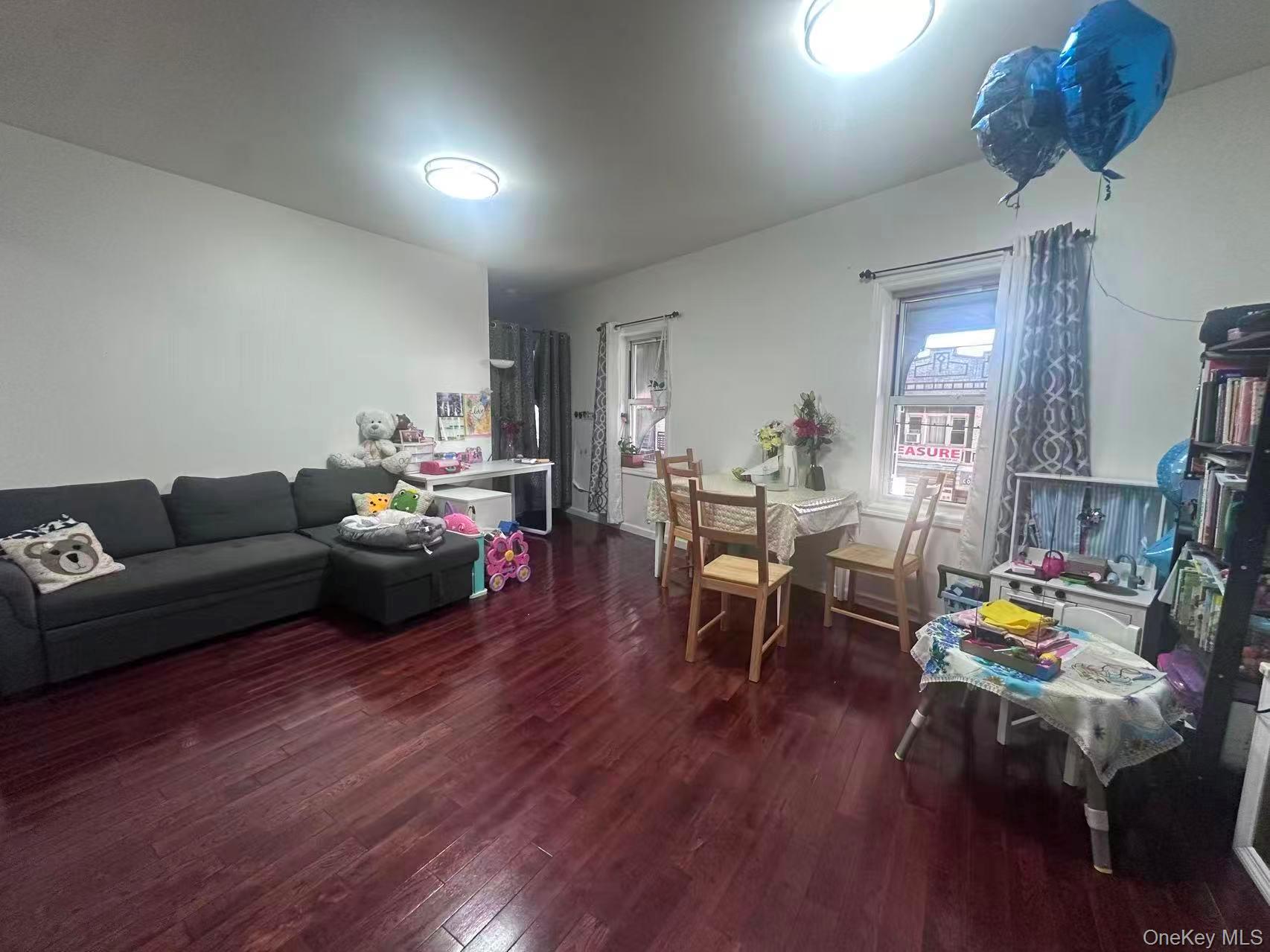 102-03 Jamaica Avenue Property Photo 6