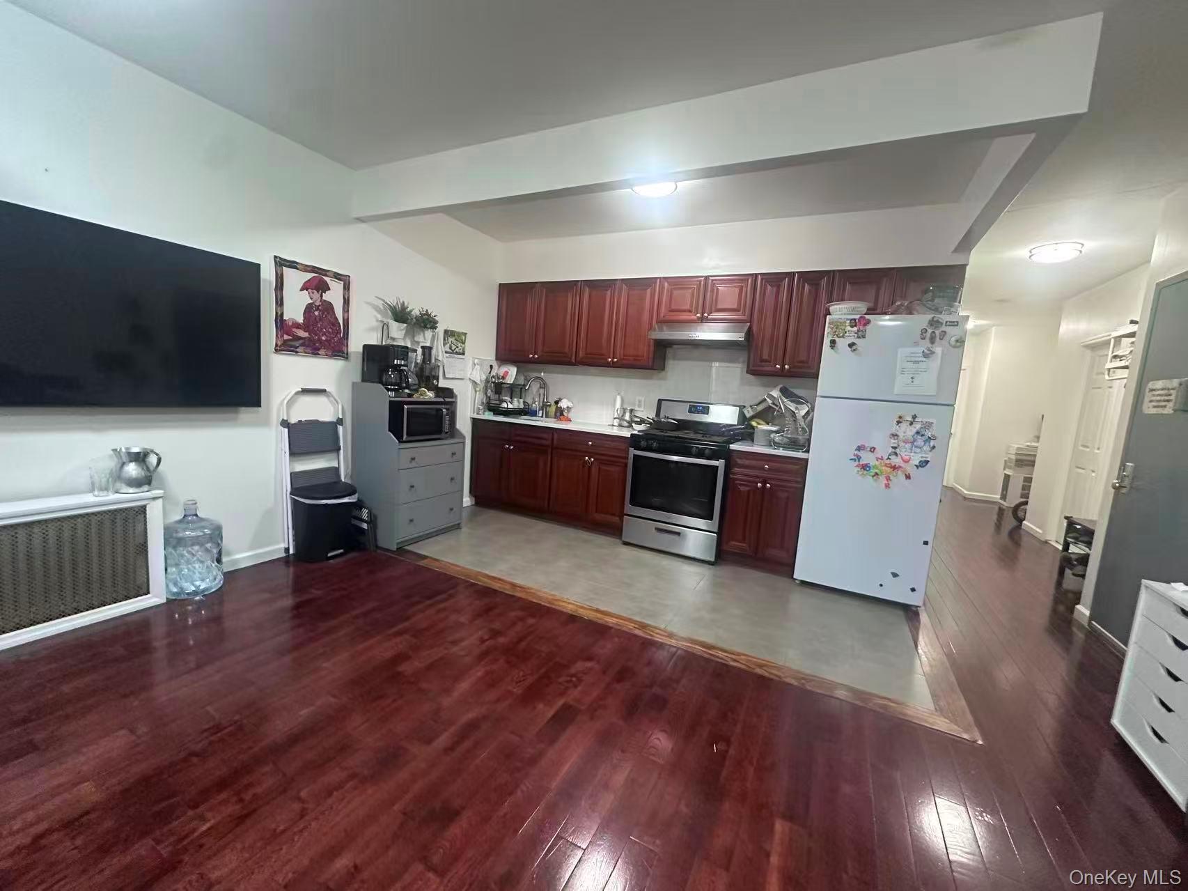 102-03 Jamaica Avenue Property Photo 8