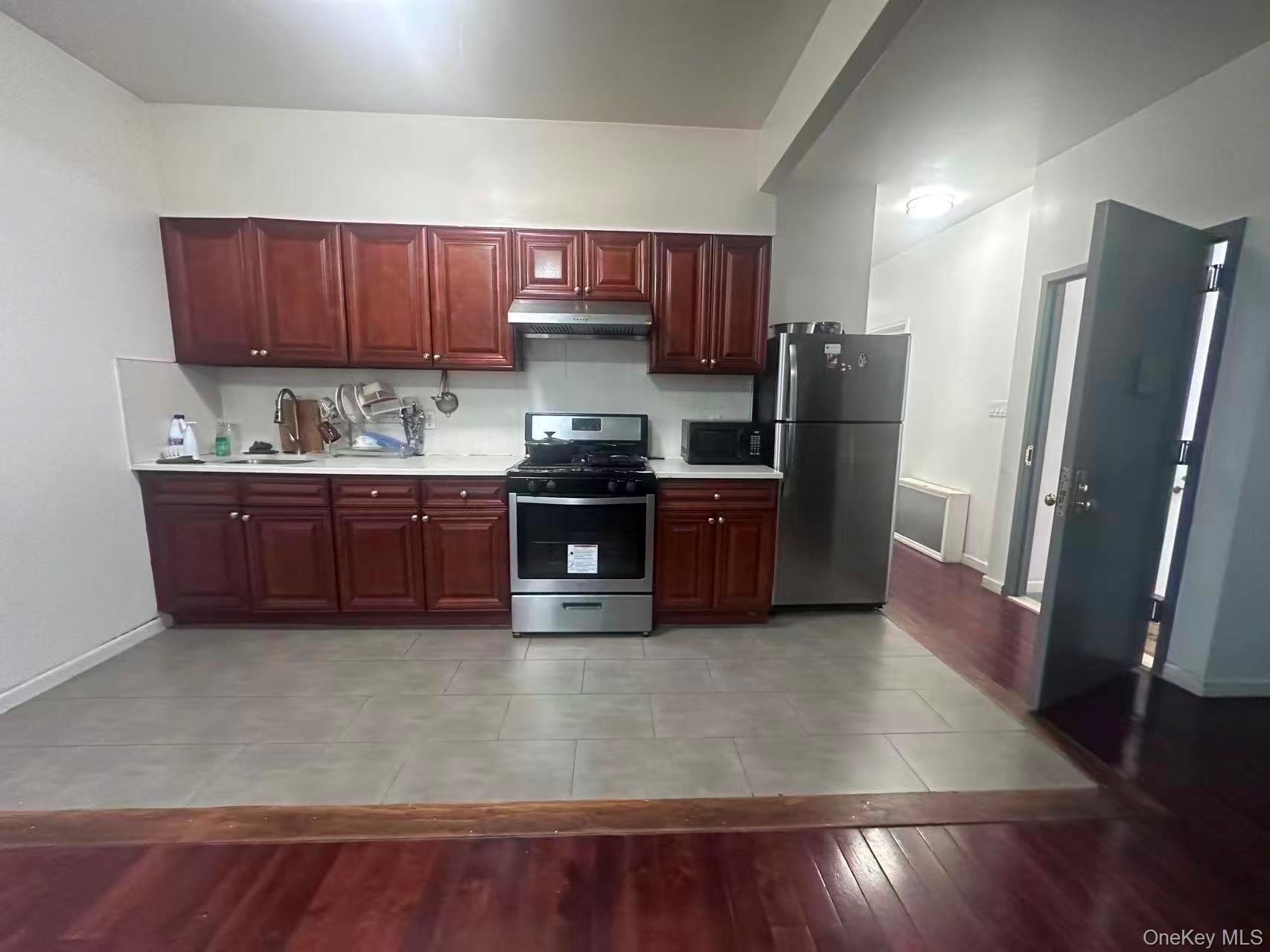 102-03 Jamaica Avenue Property Photo 9