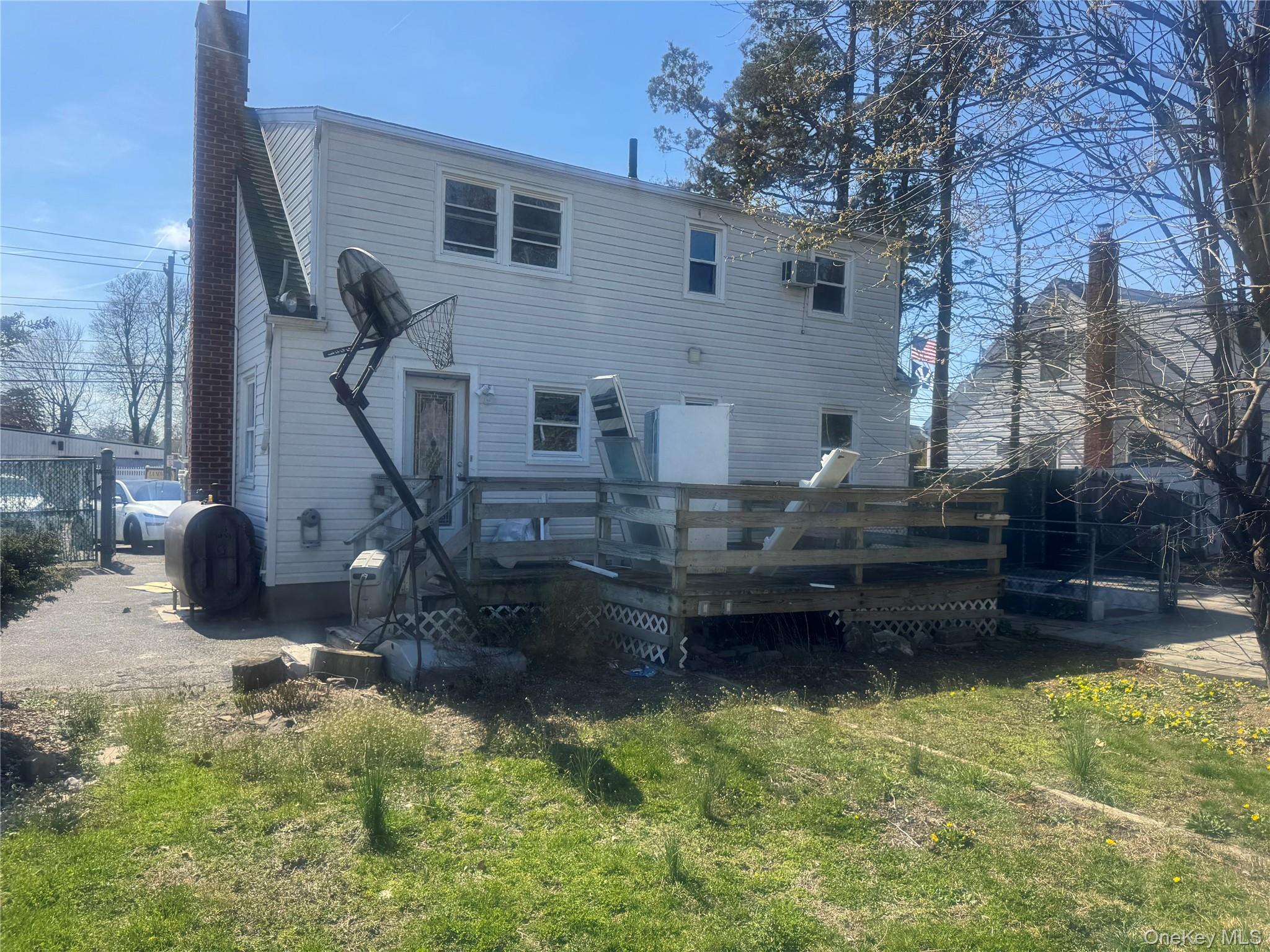 351 E Meadow Avenue Property Photo 5