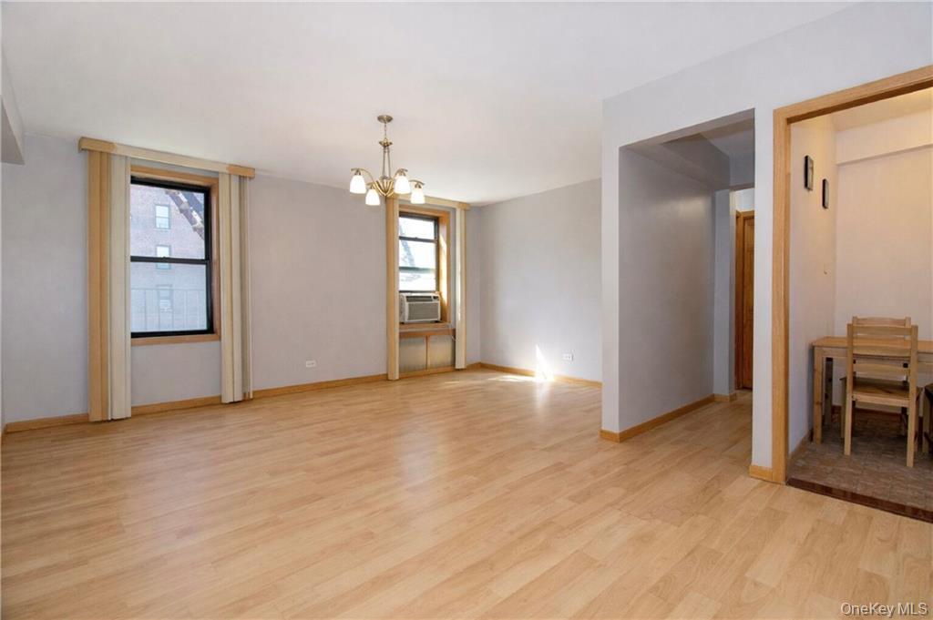 2425 Haring Street 2h Property Photo 2