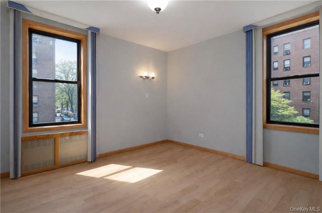 2425 Haring Street 2h Property Photo 9