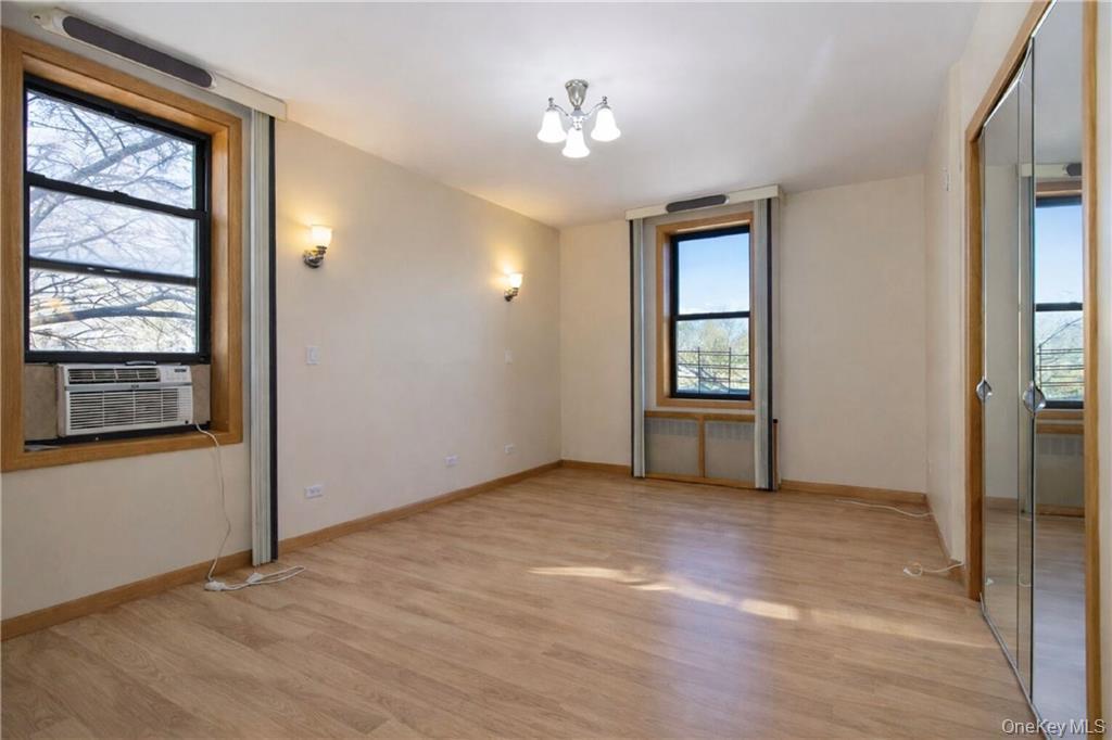 2425 Haring Street 2h Property Photo 14