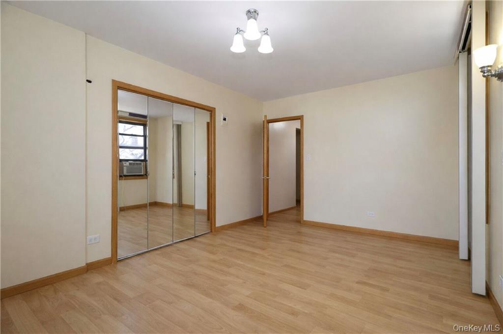 2425 Haring Street 2h Property Photo 16