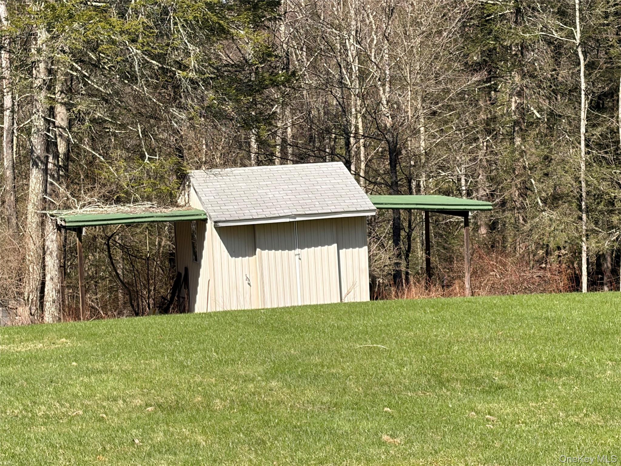 10 W Simmon Property Photo 11