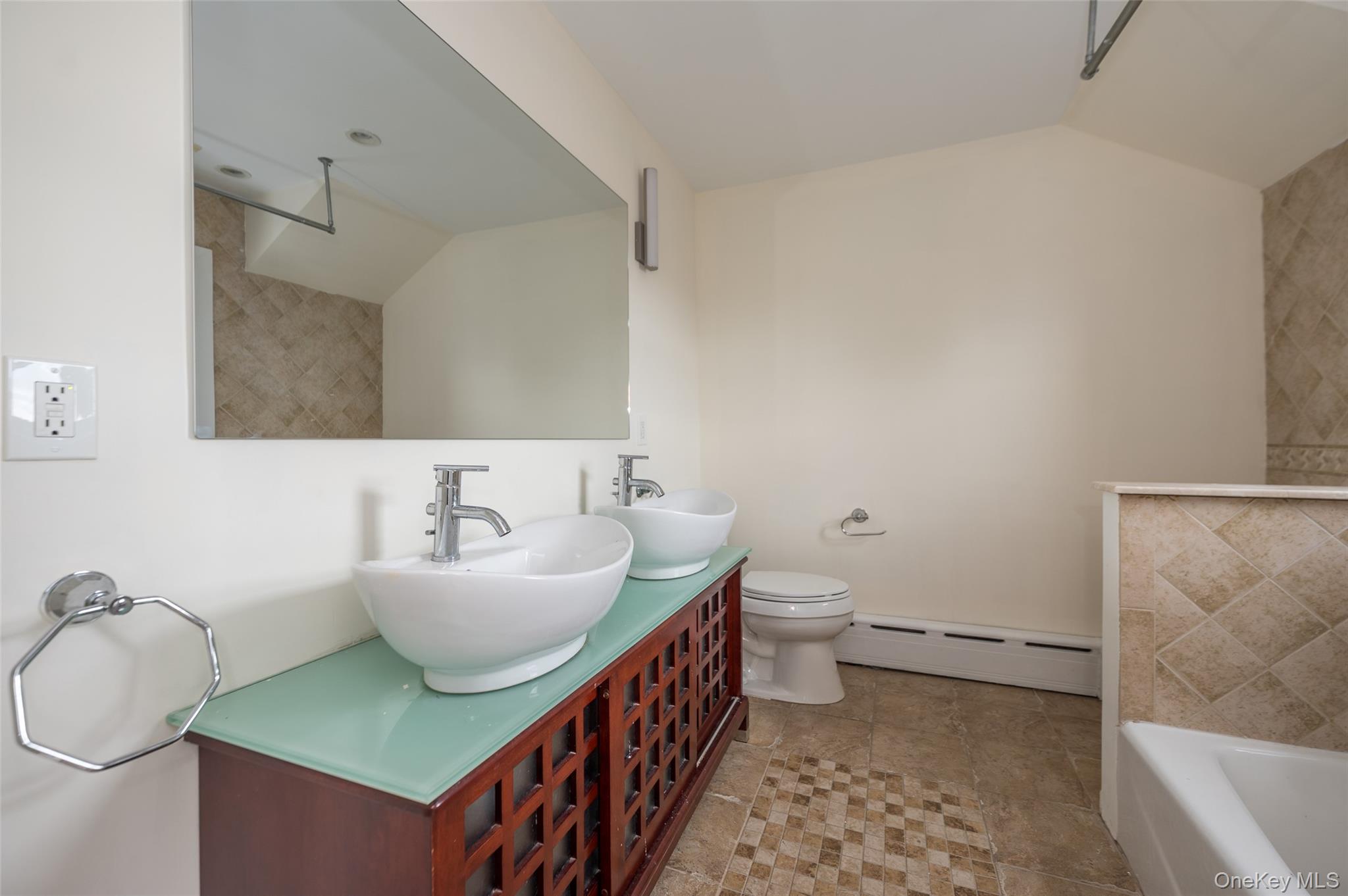 61 Roundhill Drive Property Photo 13