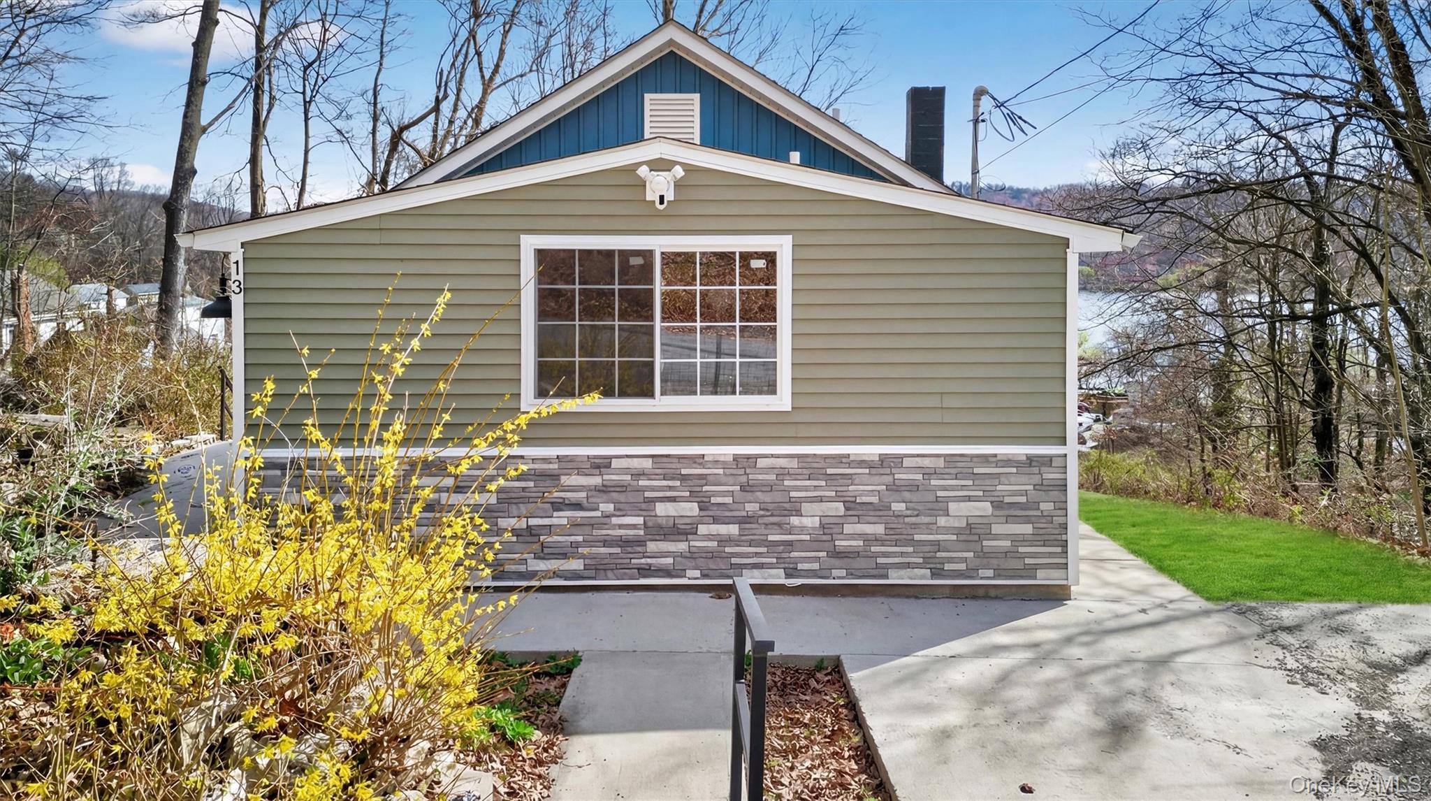13 Ripley Road Property Photo 6