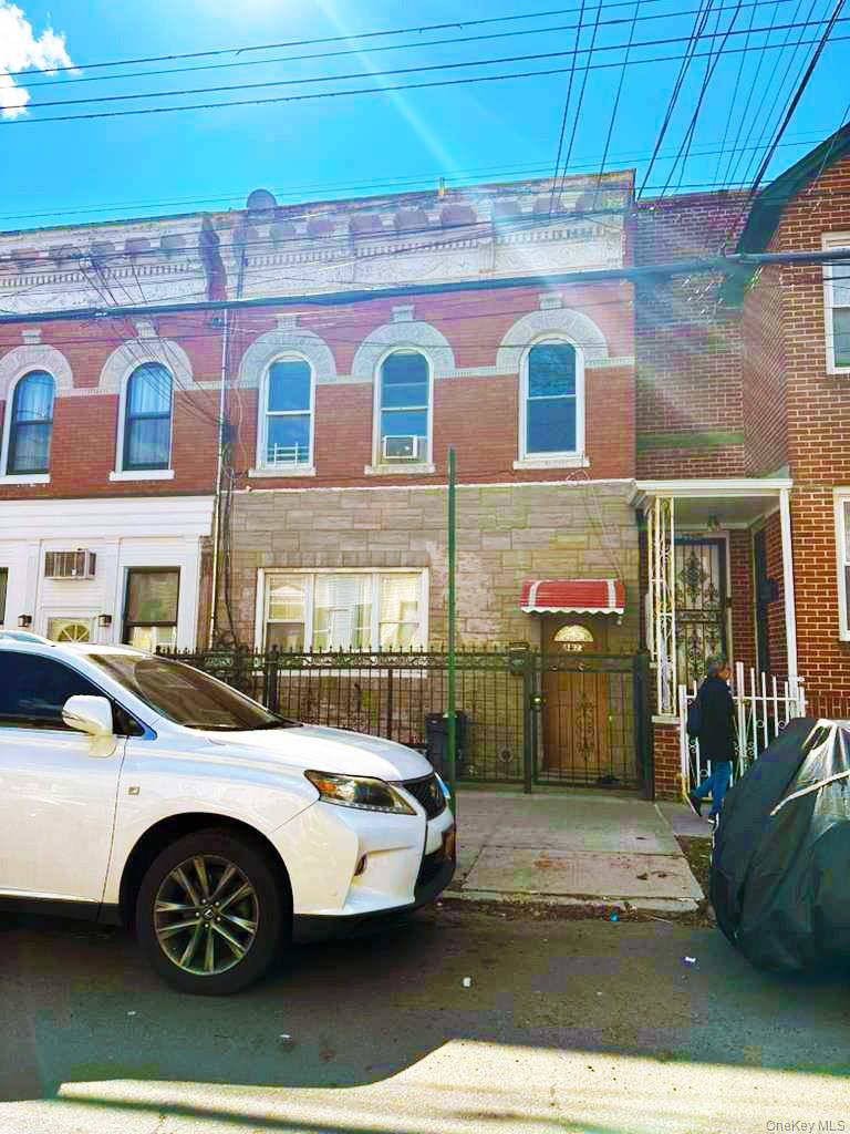 8822 85th Street Property Photo 1