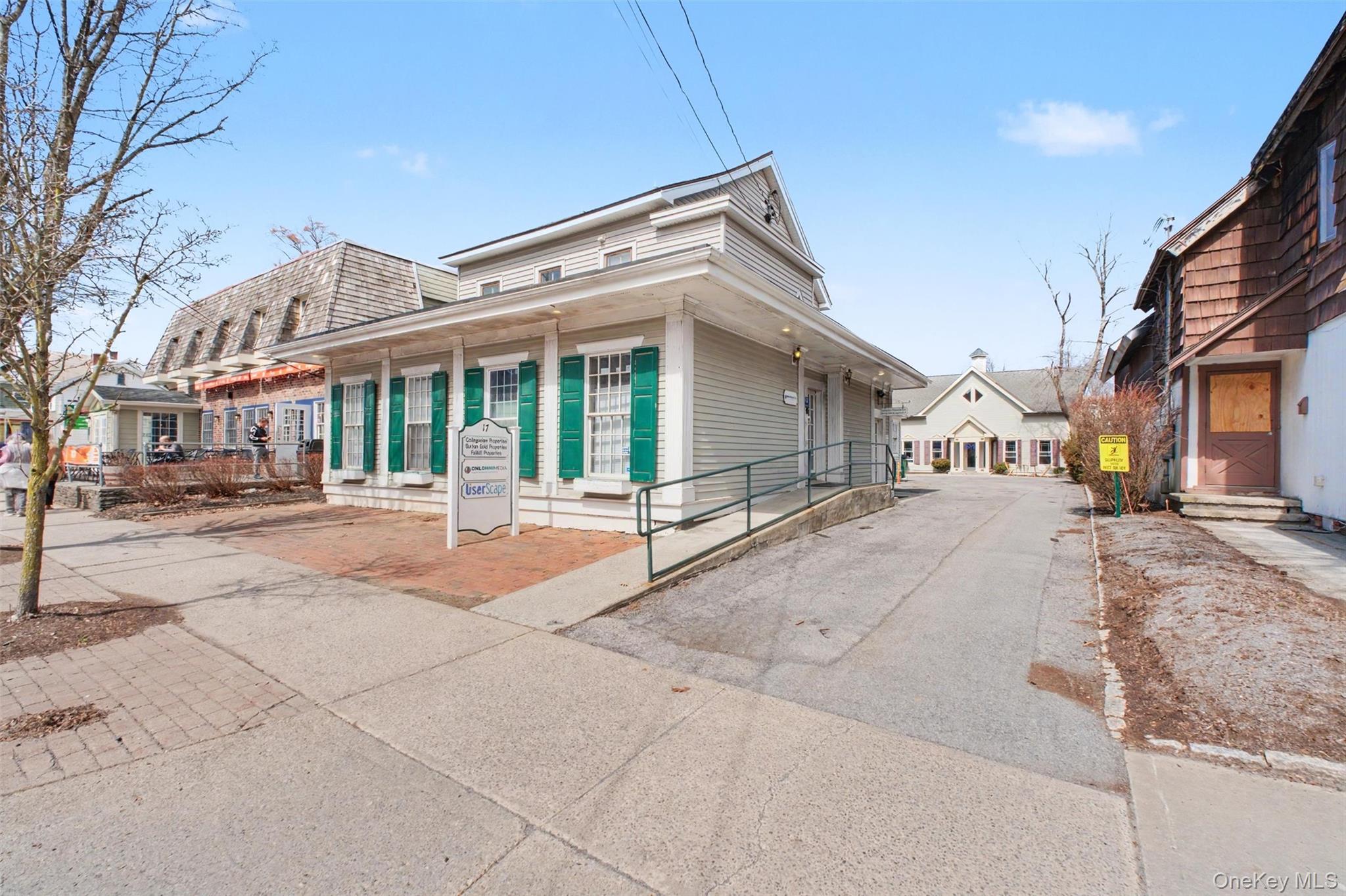 17 Collegeview Avenue Property Photo 3