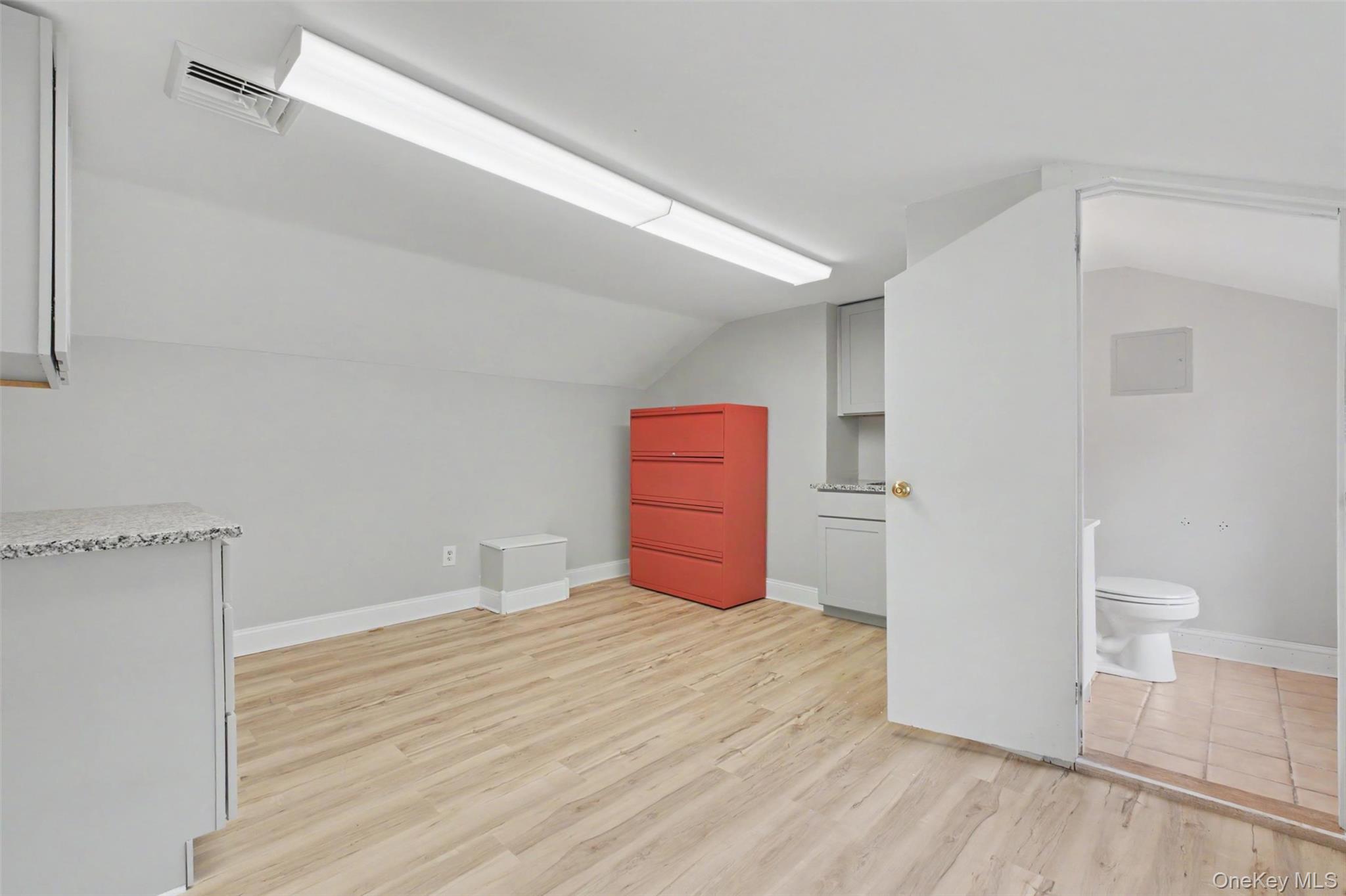 17 Collegeview Avenue Property Photo 21