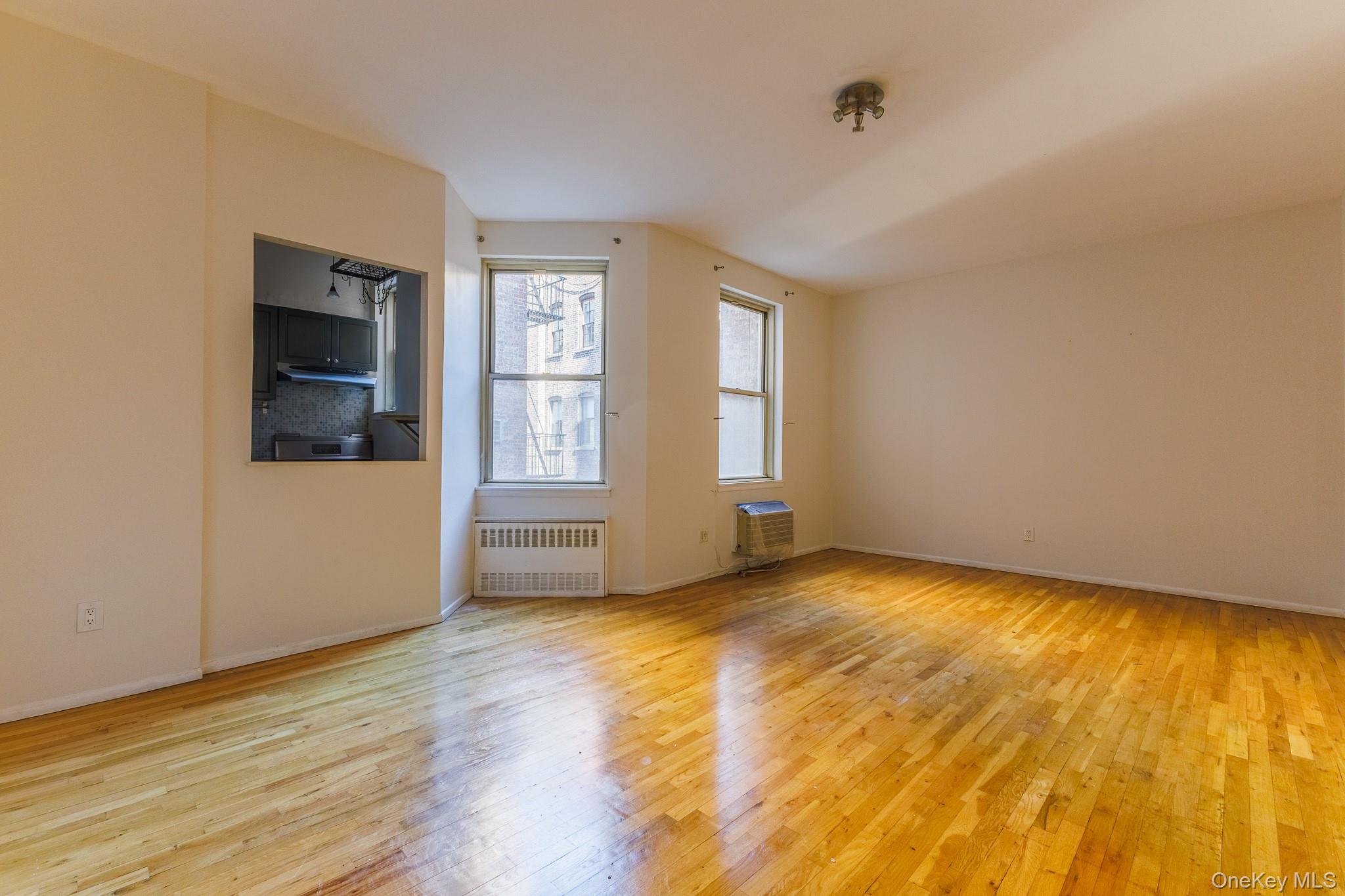 15 E 10th Street 4a Property Photo 5