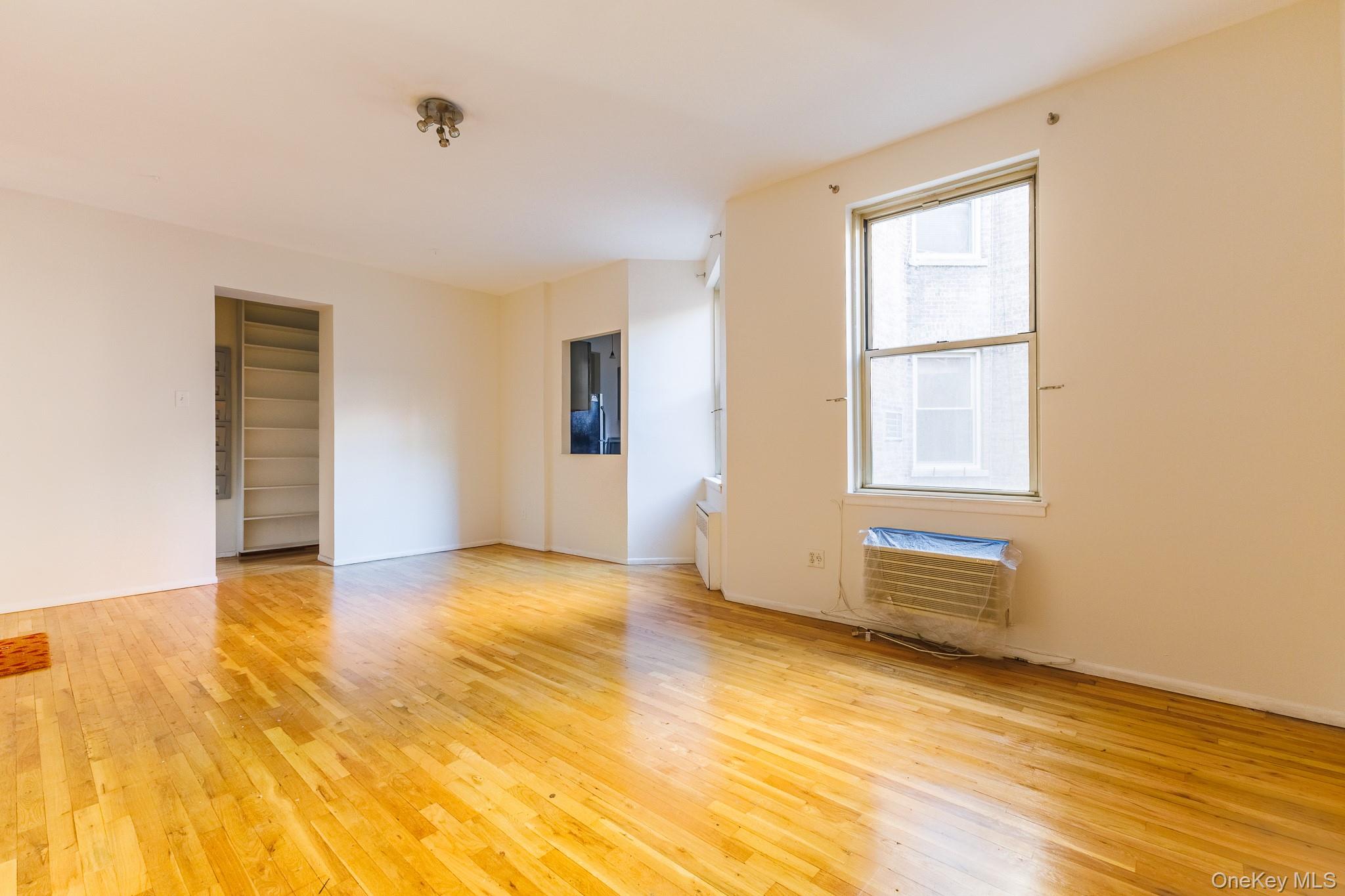 15 E 10th Street 4a Property Photo 7