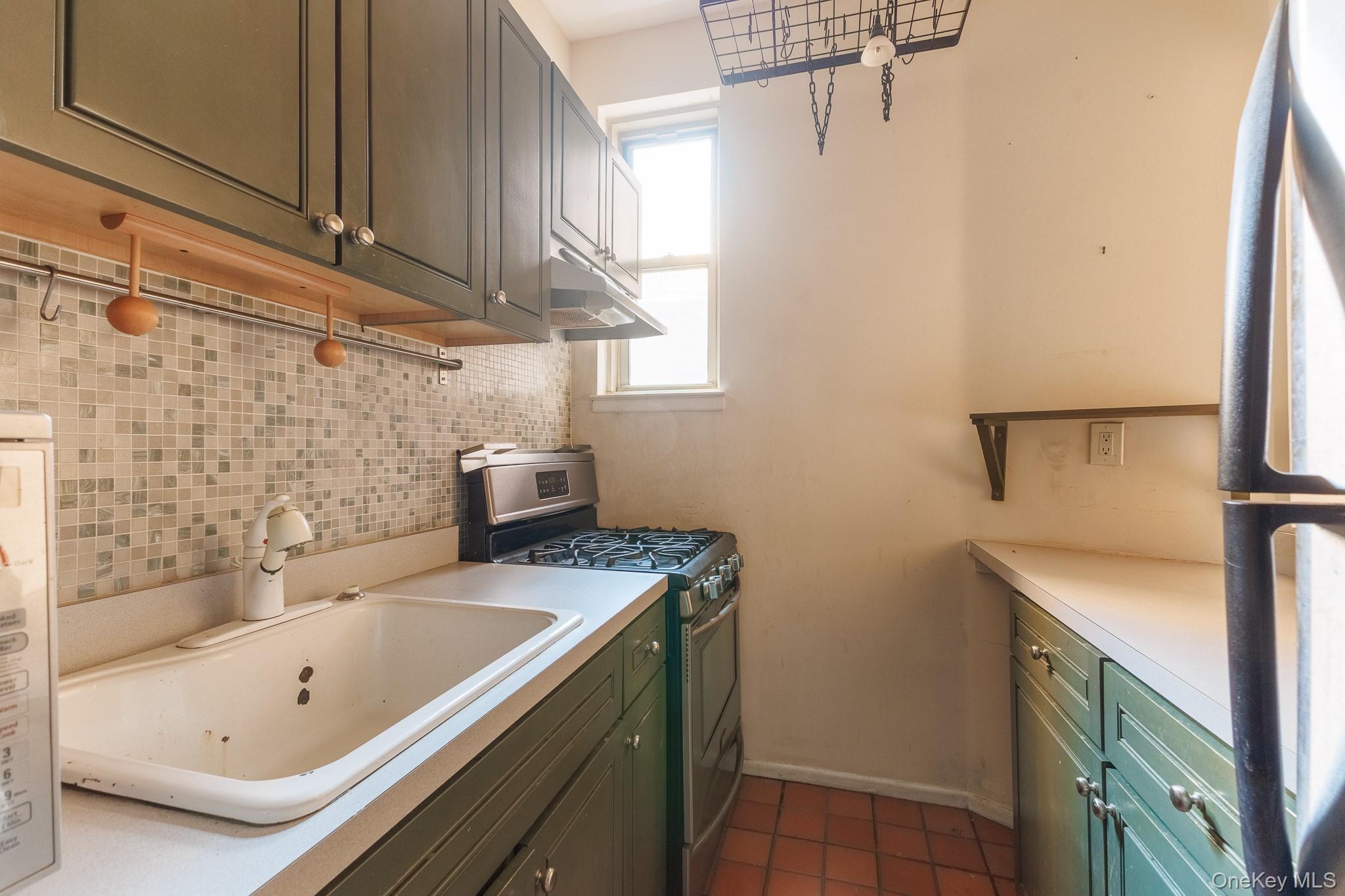 15 E 10th Street 4a Property Photo 10
