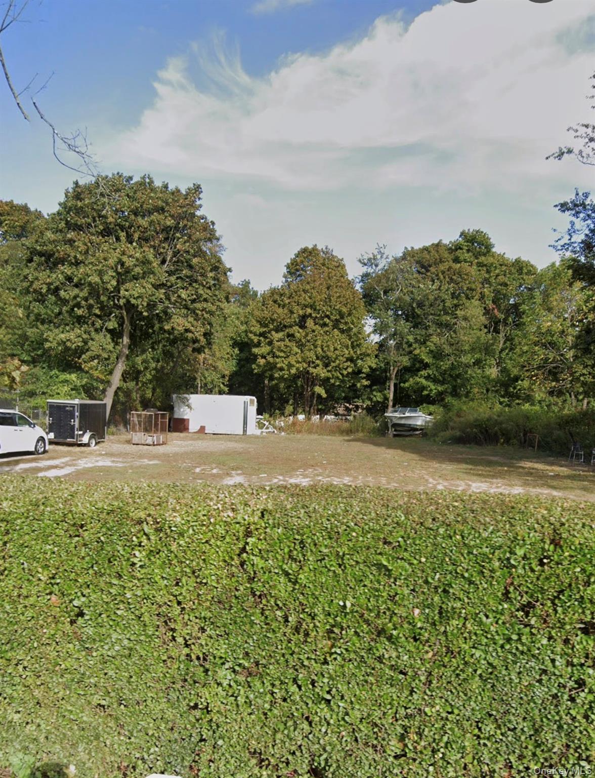 245 Acorn Avenue Property Photo 2