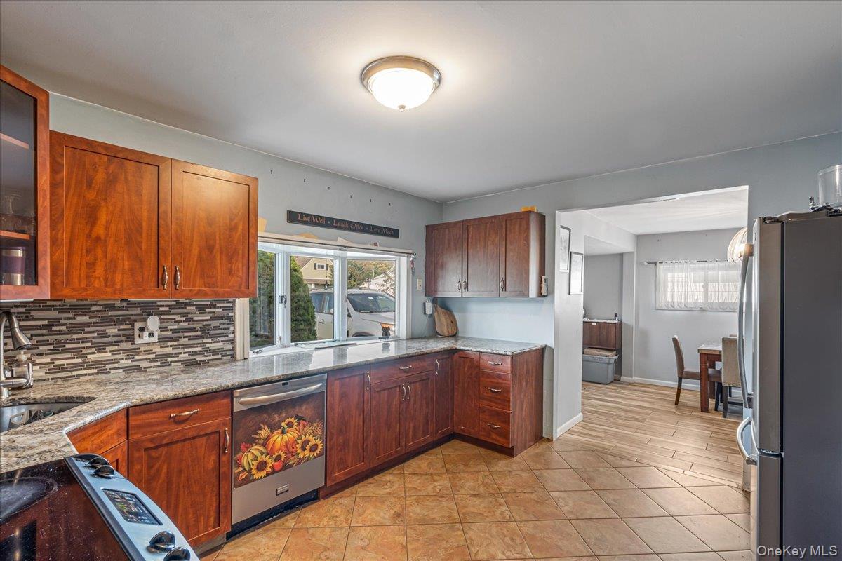 236 Duckpond Drive Property Photo 10