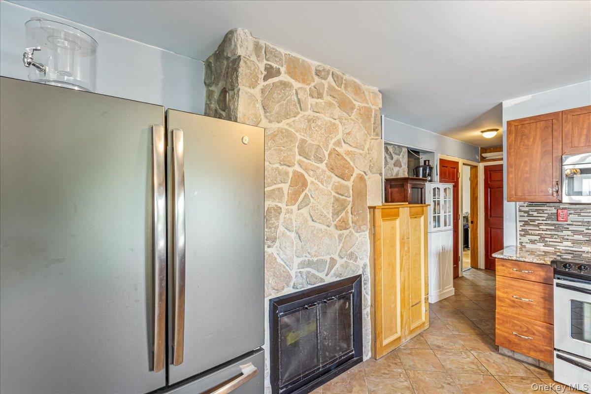 236 Duckpond Drive Property Photo 11
